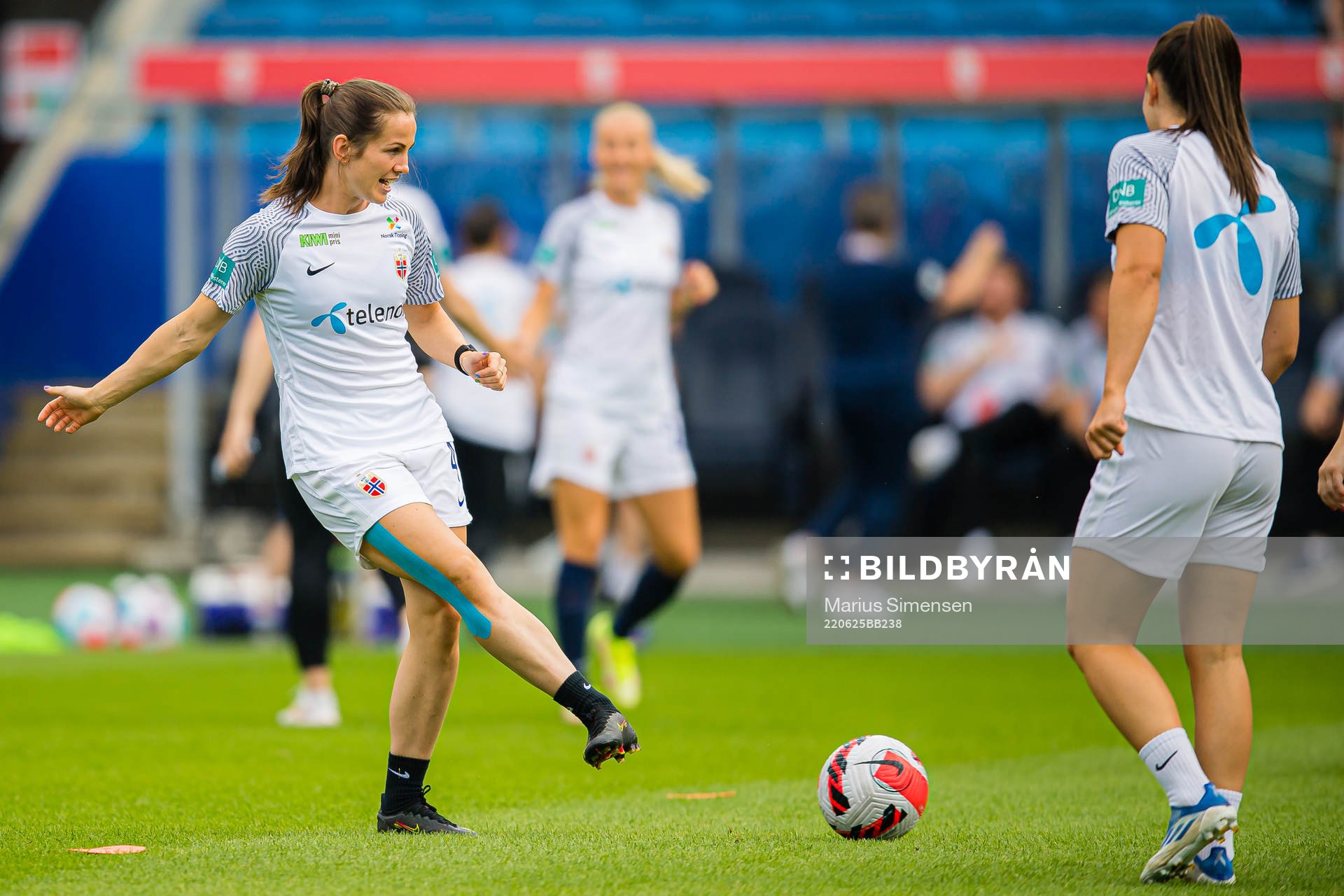 Tuva Hansen of Norway warms up