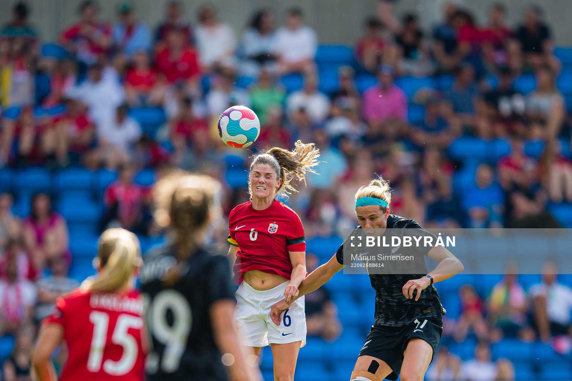 Maren Nævdal Mjelde of Norway and Hannah Wilkinson of New