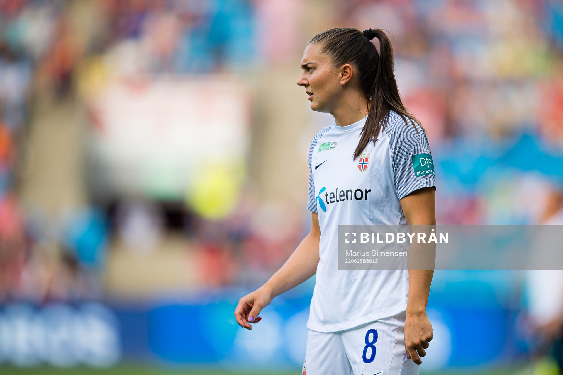 Vilde Bøe Risa of Norway warms up