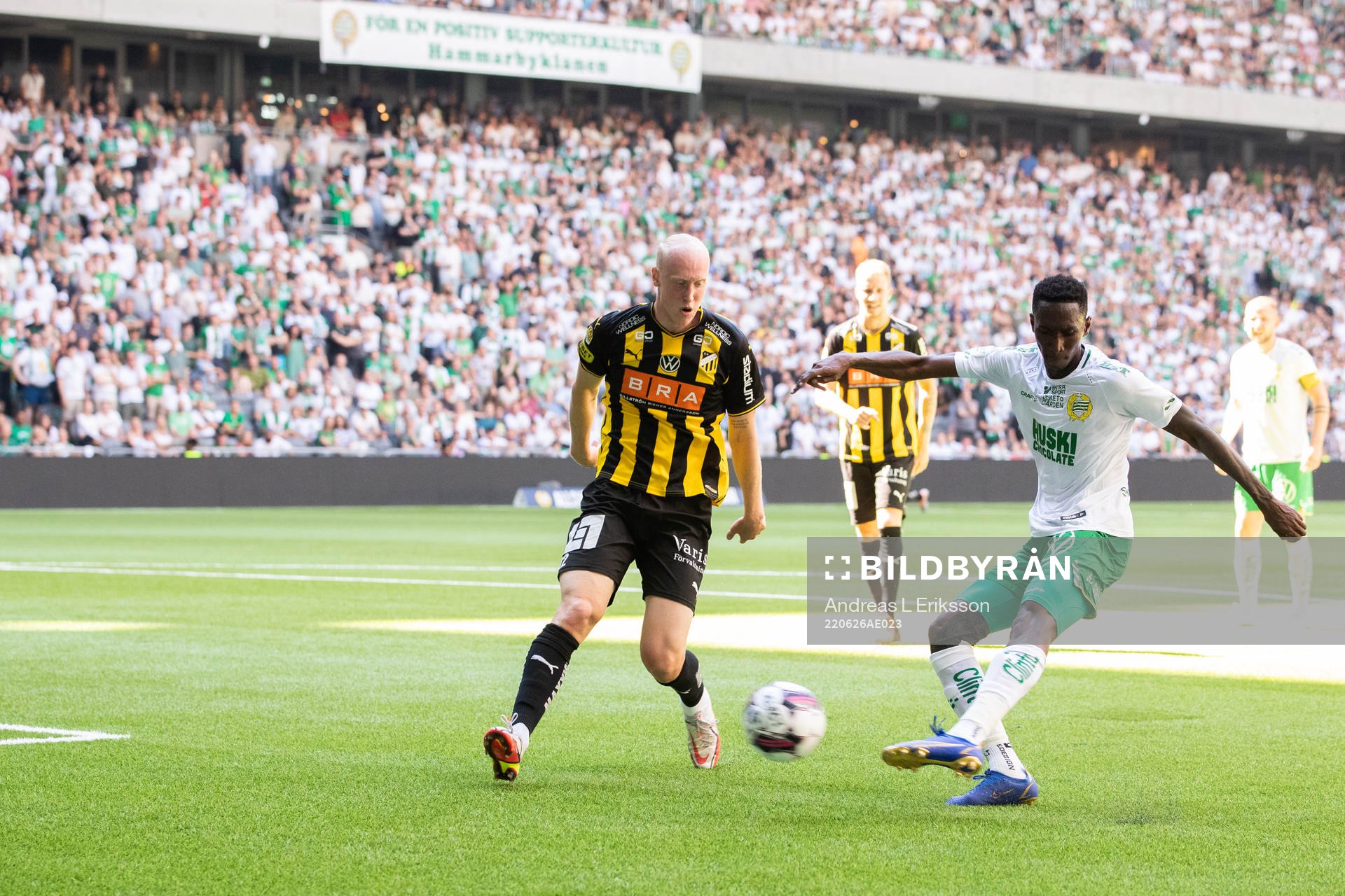 Häckens Valgeir Fridriksson och Hammarbys Bubacarr Trawally