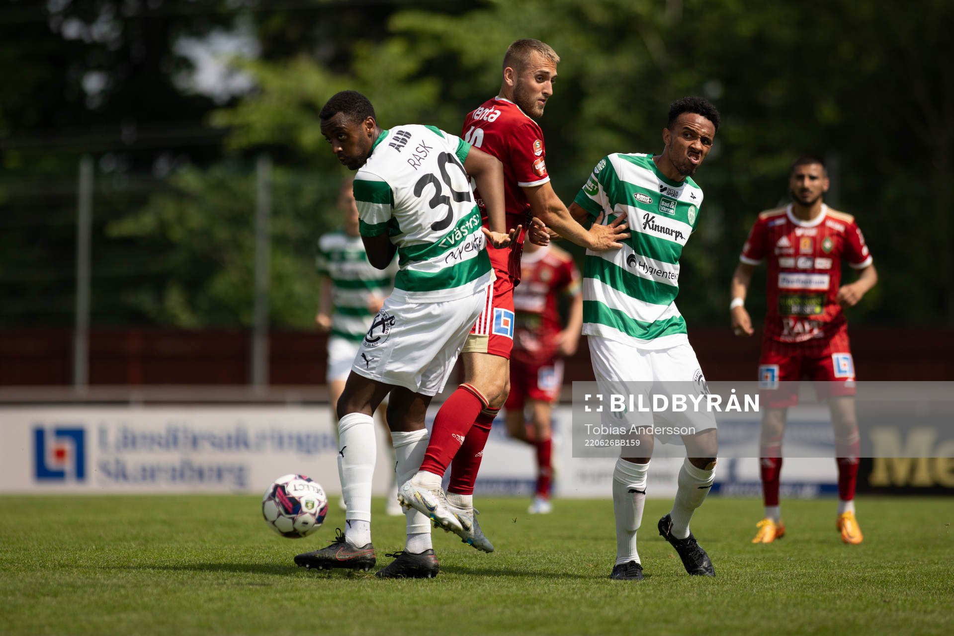 Skövde AIKs Jack Cooper Lover och Västerås SKs Theodore