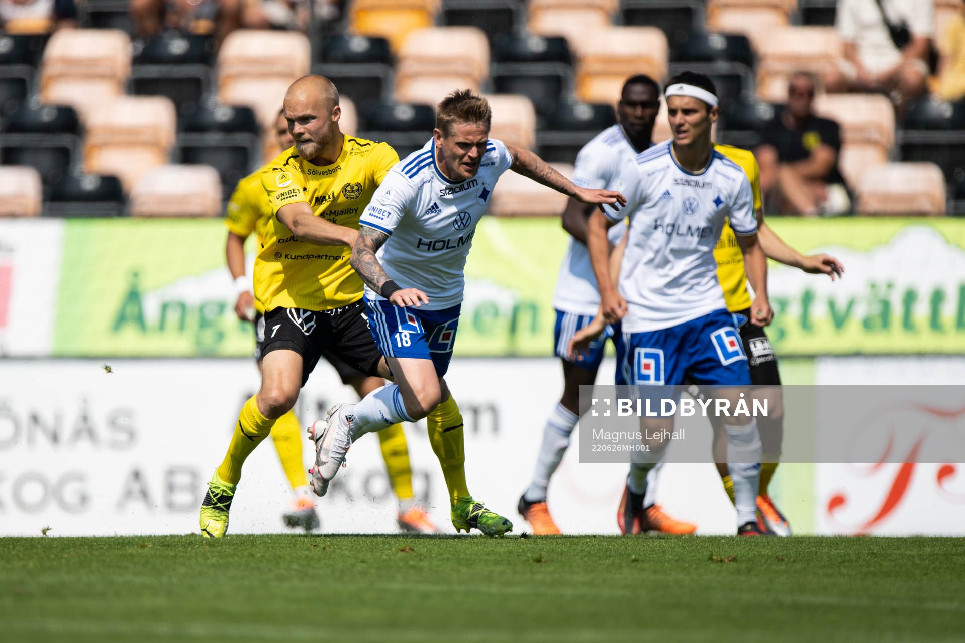 Mjällbys Viktor Gustafson IFK Norrköpings Ari Freyr