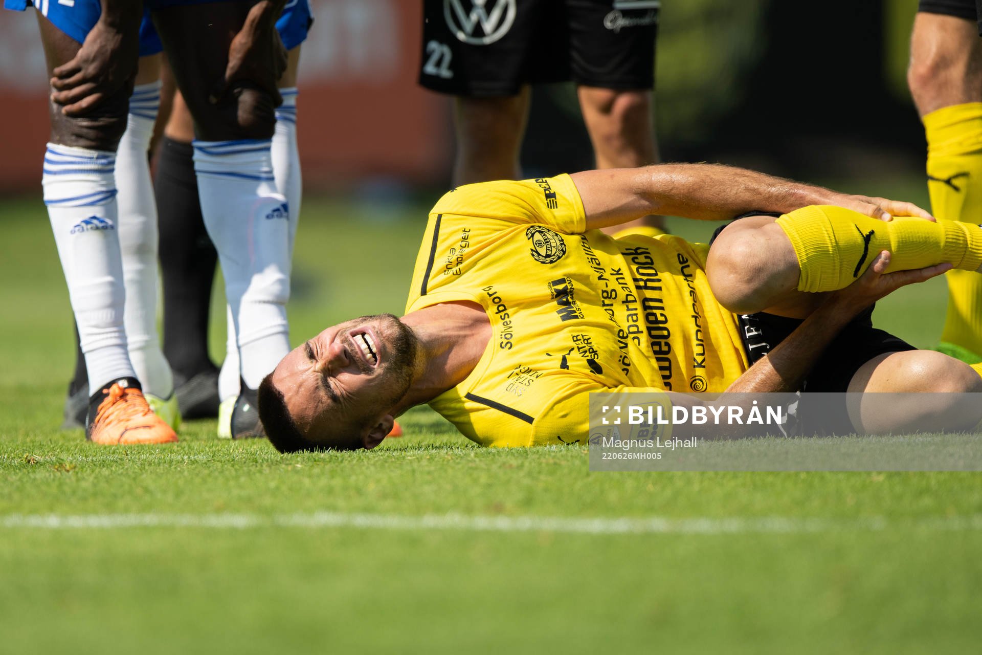 Mjällbys Carlos Moros Gracia har ont