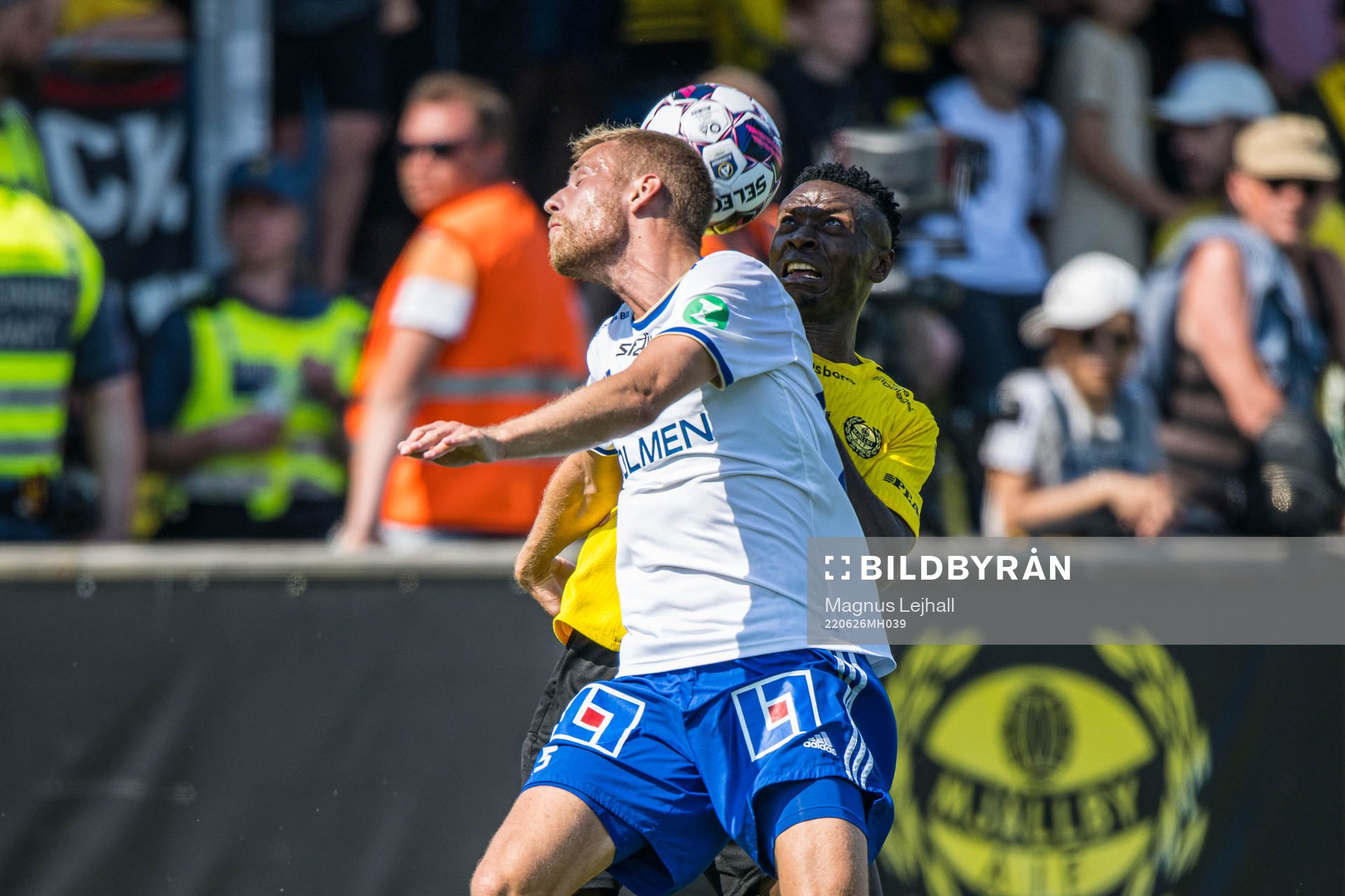 Mjällbys Chibuike Silas Nwankwo och IFK Norrköpings Filip