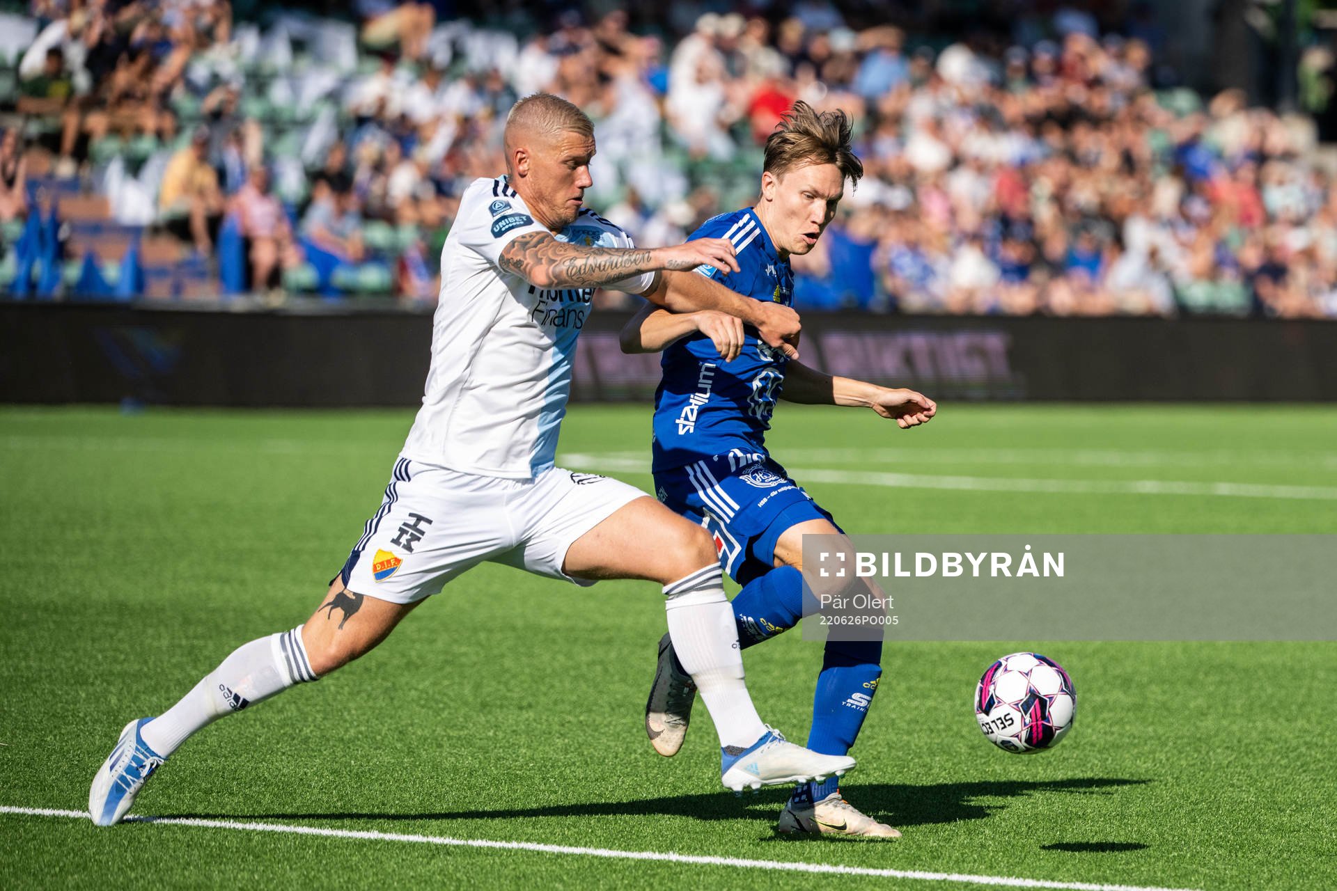 Djurgårdens Victor Edvardsen och Sundsvalls Marcus Burman