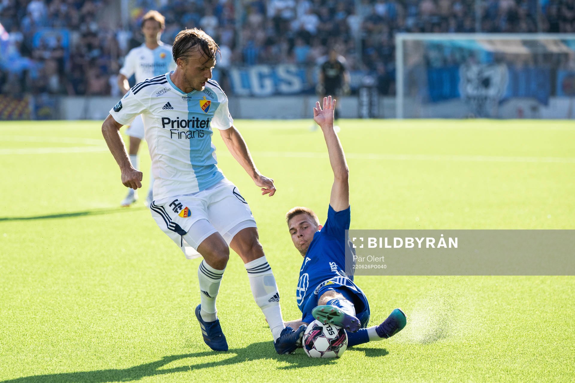 Djurgårdens Pierre Bengtsson och Sundsvalls Anton Eriksson