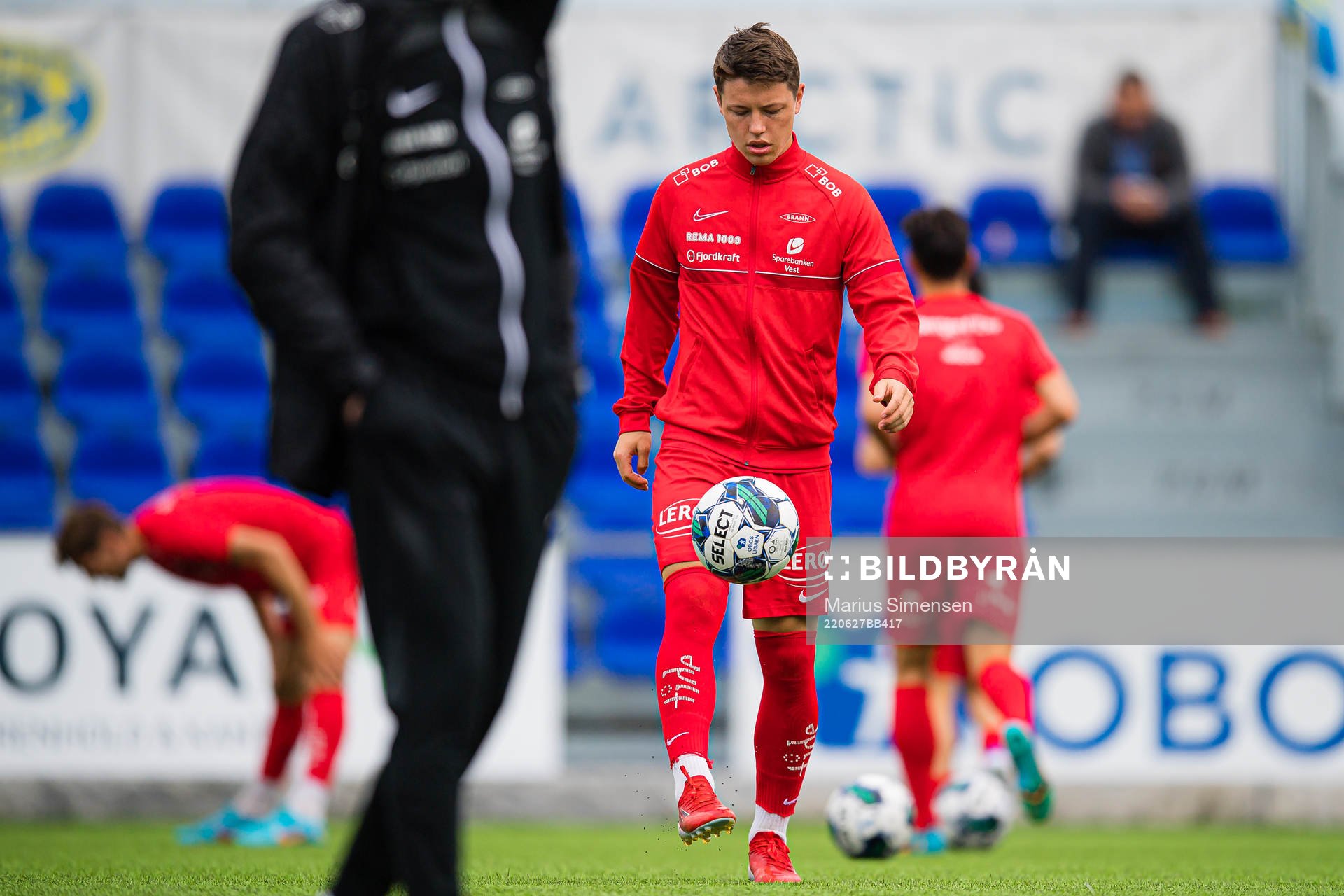 Mathias Knutsen Rasmussen of Brann warms up