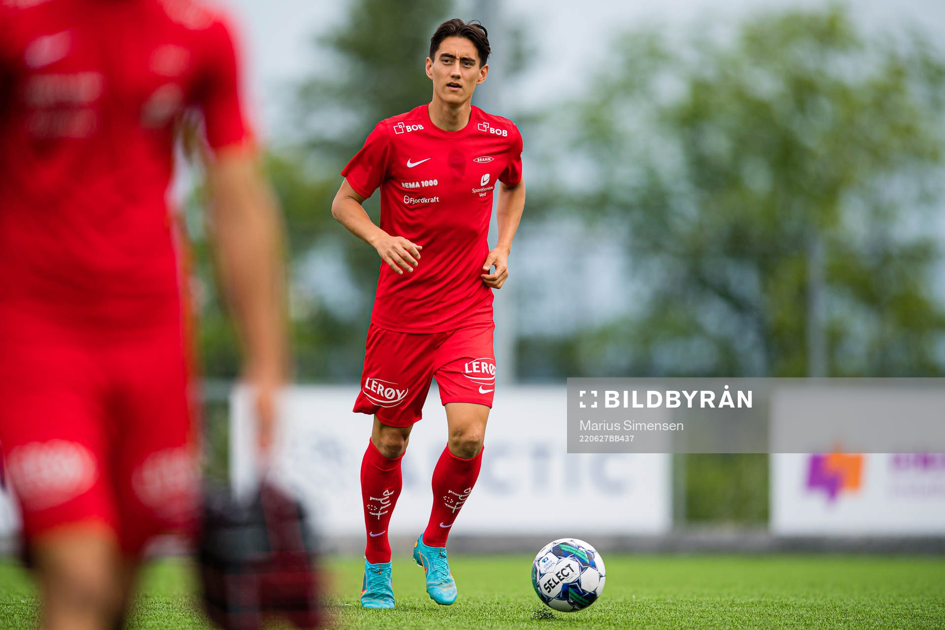 Svenn Crone of Brann warms up