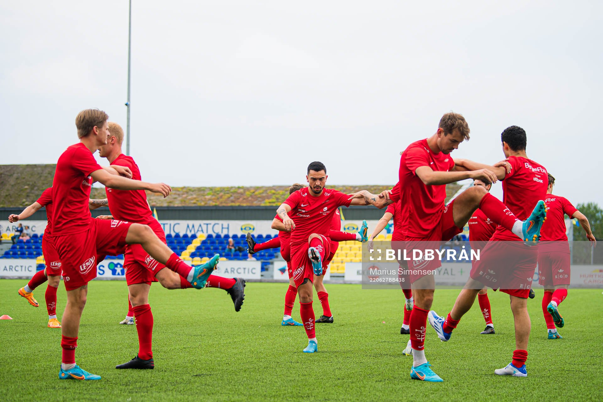 Niklas Fernando Nygaard Castro of Brann warms up