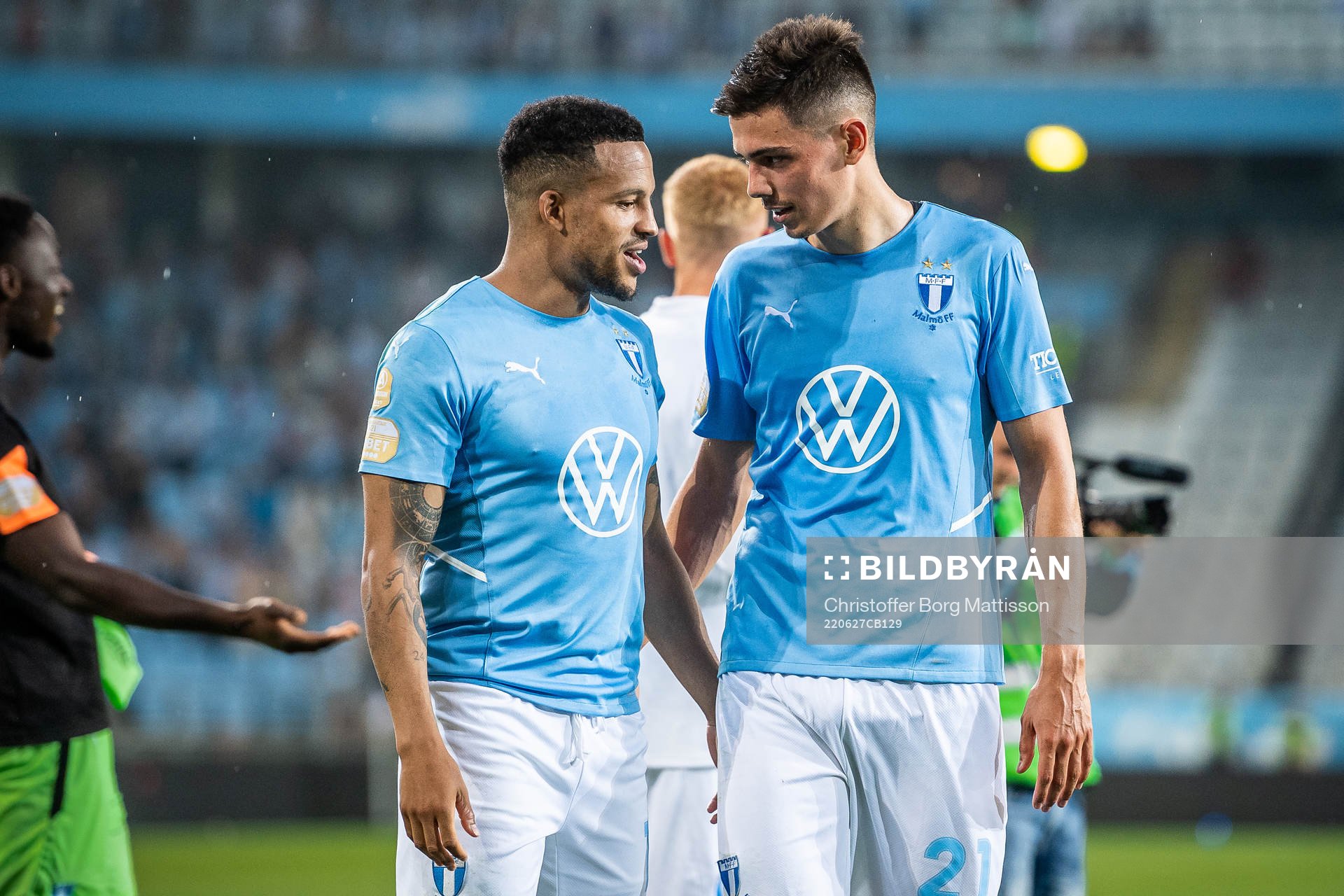 Malmö FFs Martin Olsson och Dennis Hadzikadunic