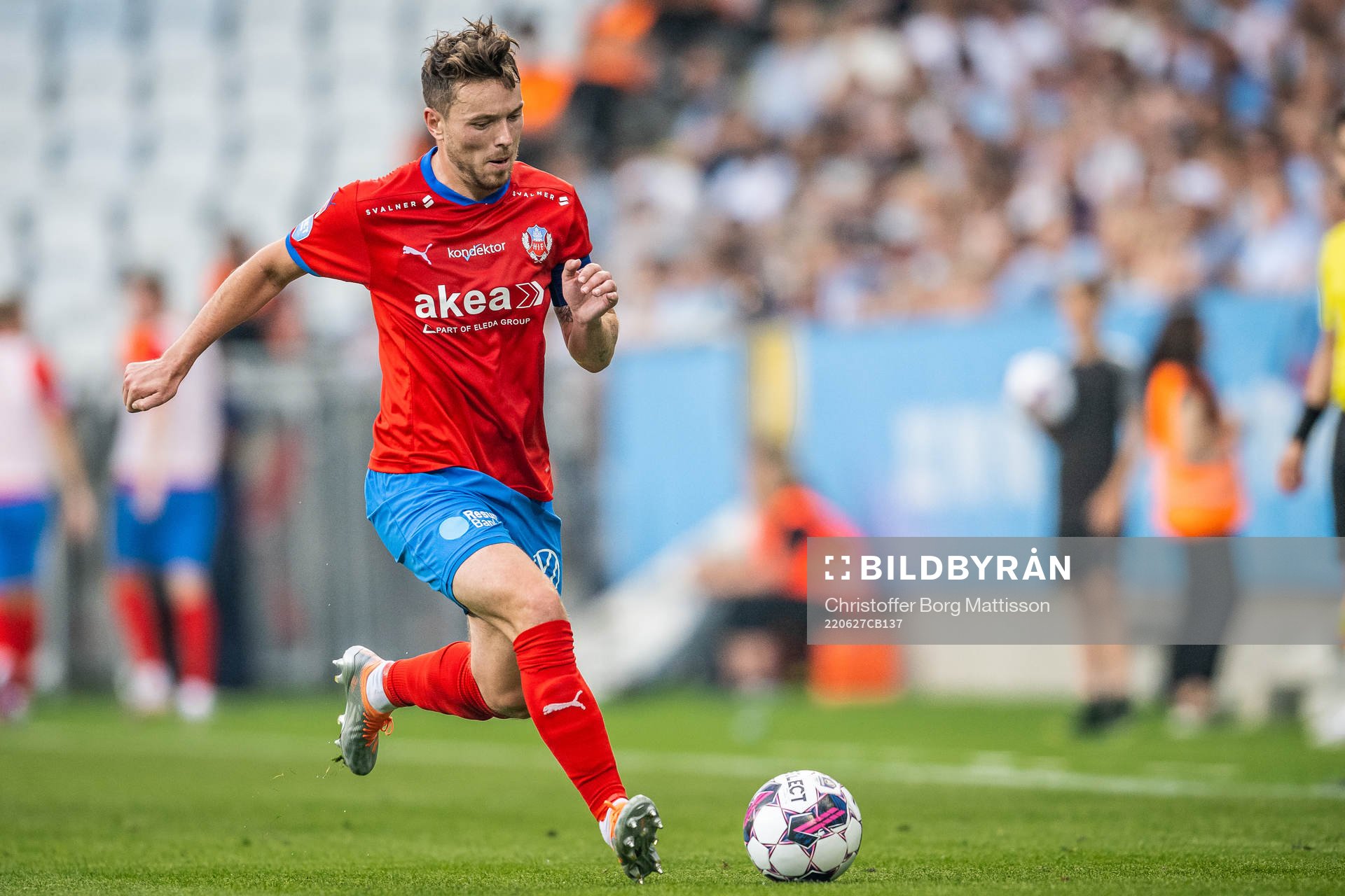 Helsingborgs Viljormur Davidsen under fotbollsmatchen i Allsvenskan mellan Malmö FF och Helsingborg den 27 juni 2022 i Malmö.