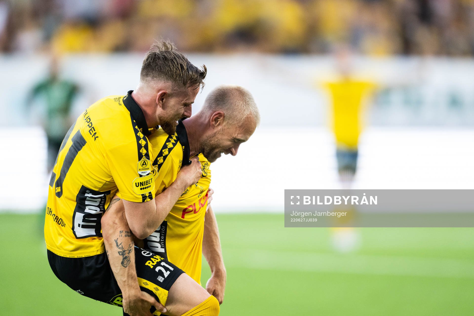 Elfsborgs Johan Larsson jublar
