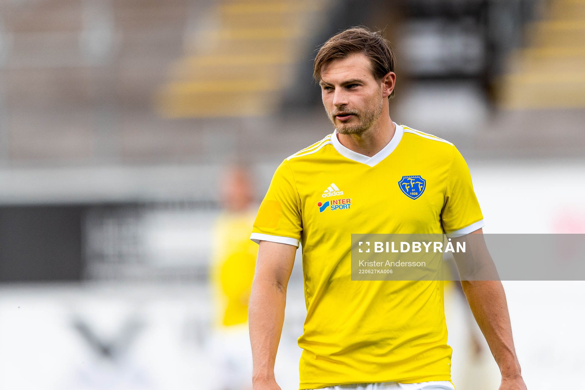 Falkenbergs Linus Dahl före fotbollsmatchen i Ettan södra mellan Falkenberg och Ängelholm den 27 juni 2022 i Falkenberg. 