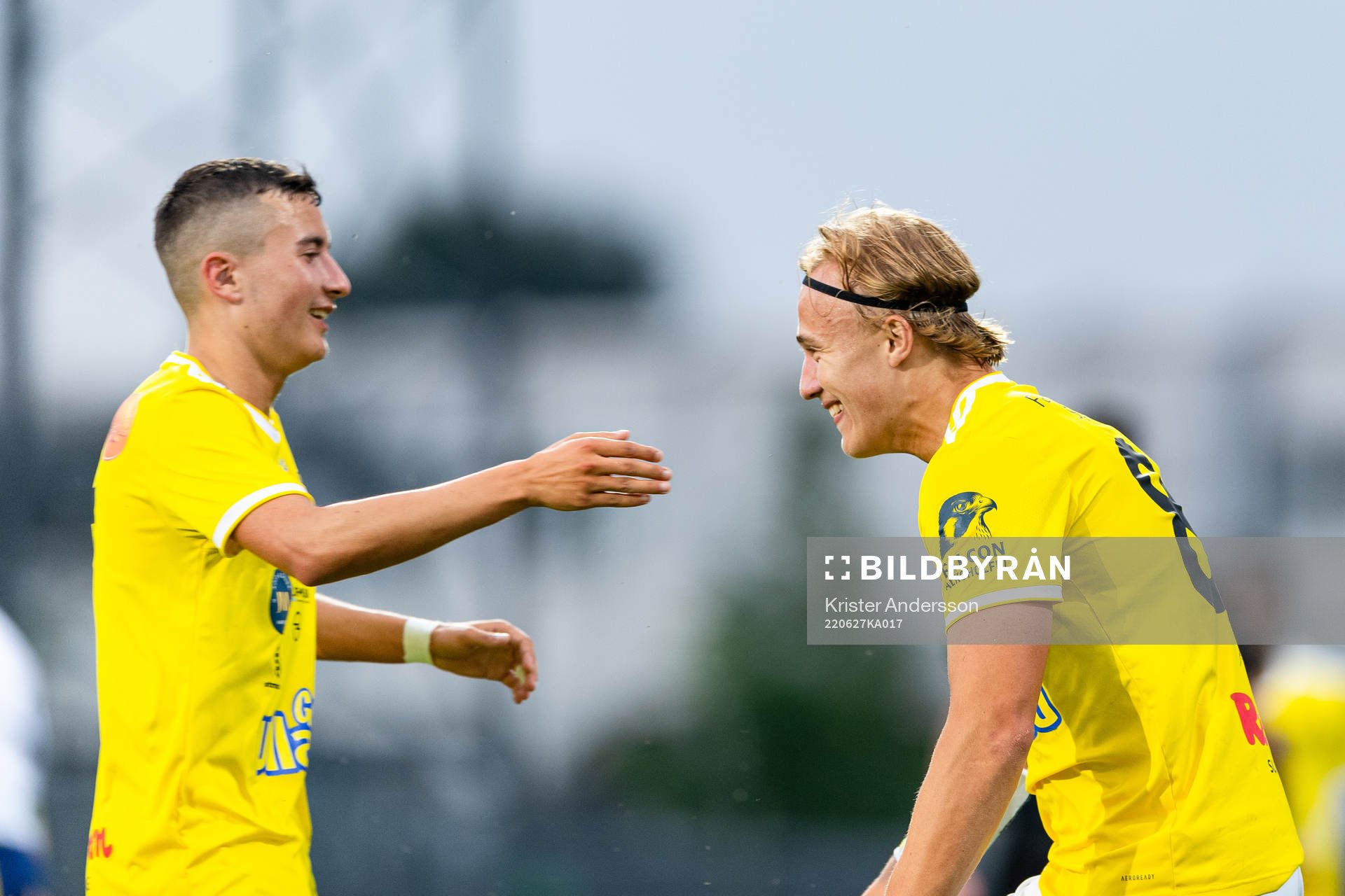 Falkenbergs Sewen Emilov och Oskar Christiansson jublar