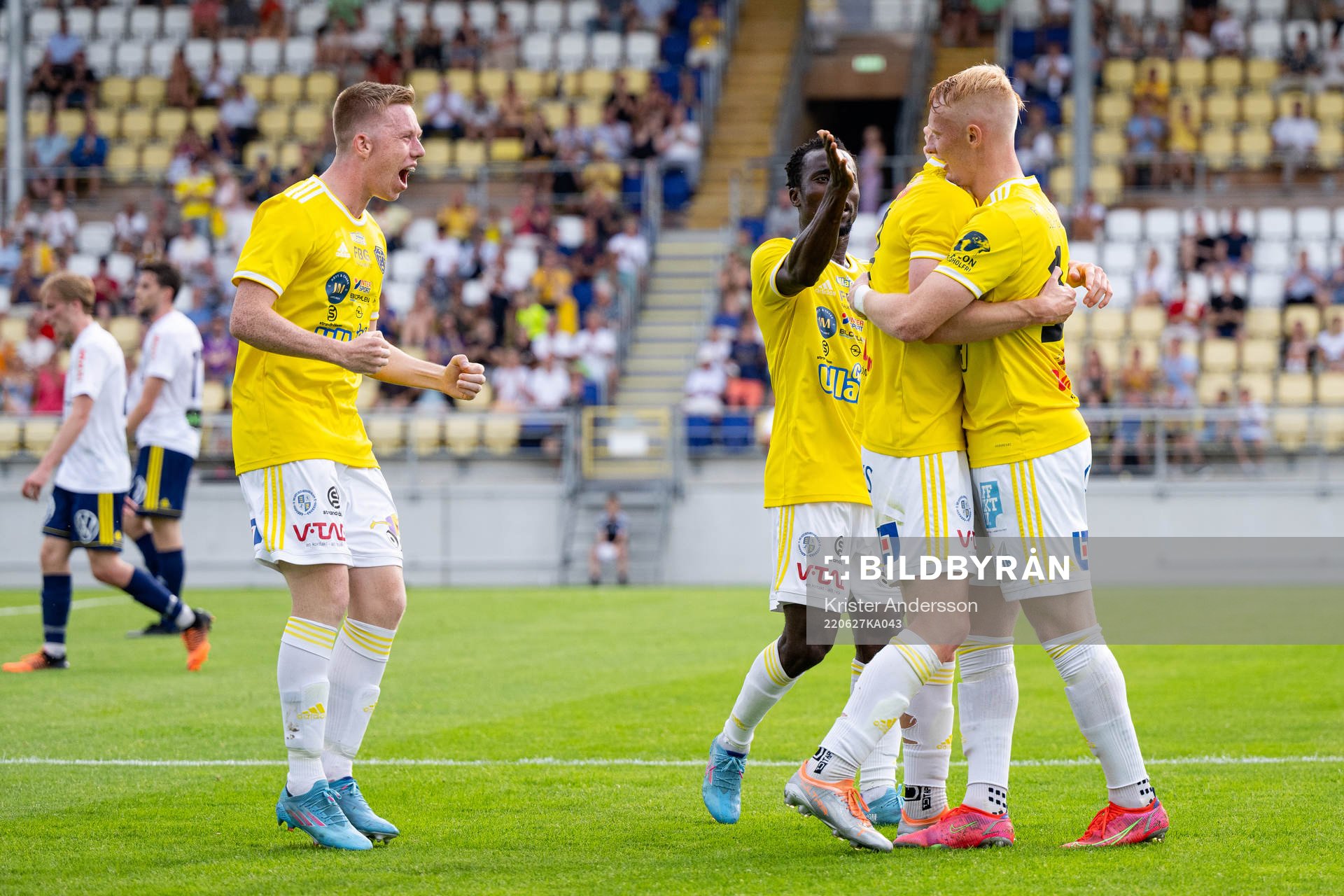 Falkenbergs spelare jublar