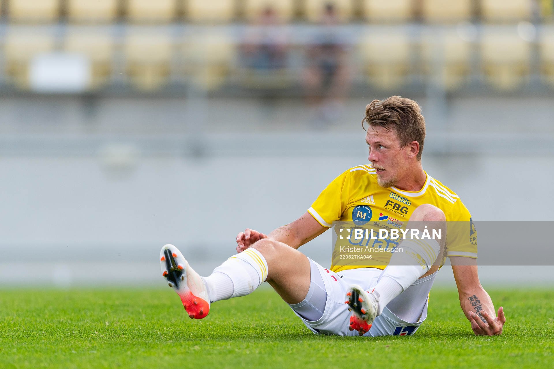 Falkenbergs Robin Hofsö under fotbollsmatchen i Ettan södra mellan Falkenberg och Ängelholm den 27 juni 2022 i Falkenberg. 