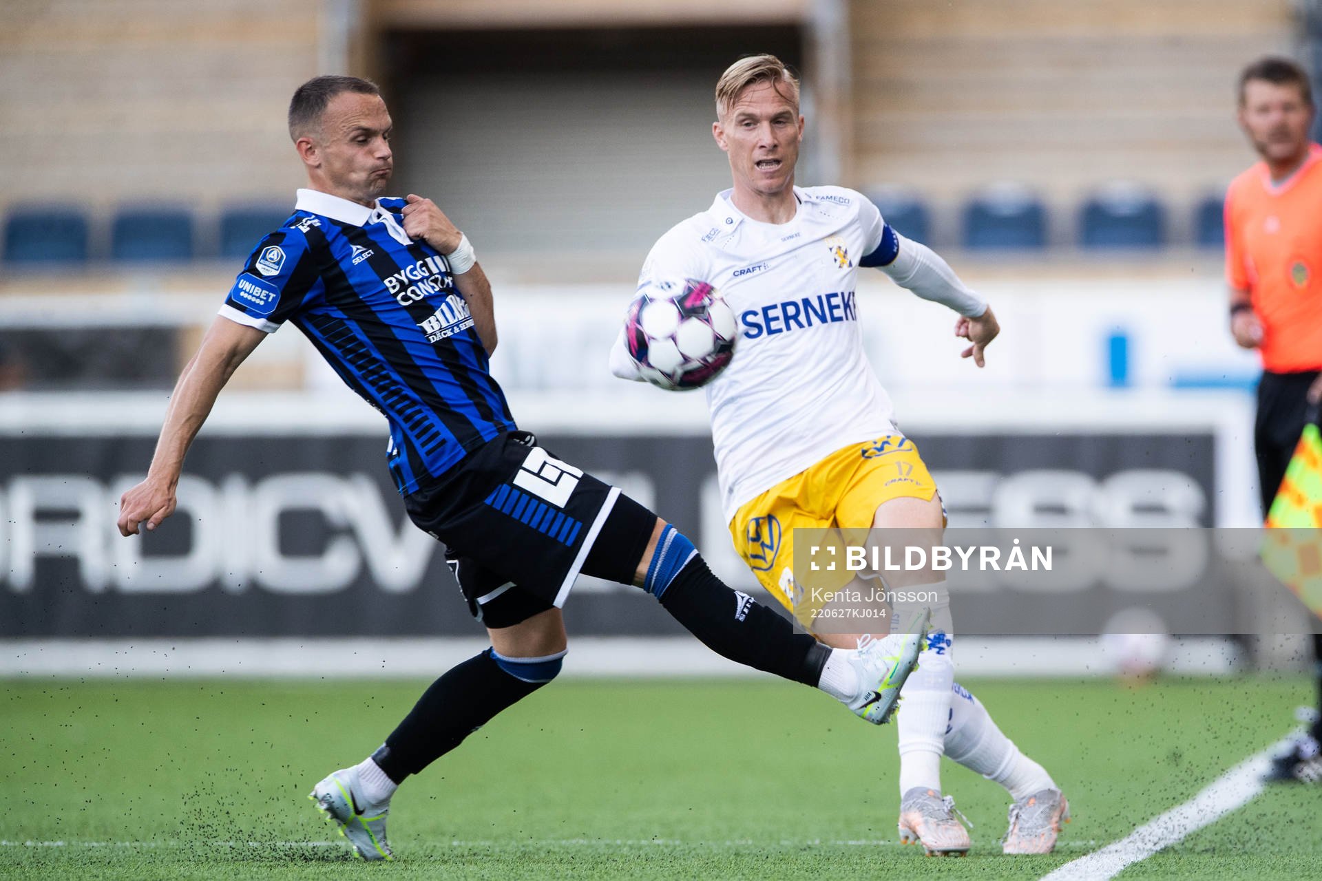 Sirius Aron Bjarnason och IFK Göteborgs Oscar Wendt