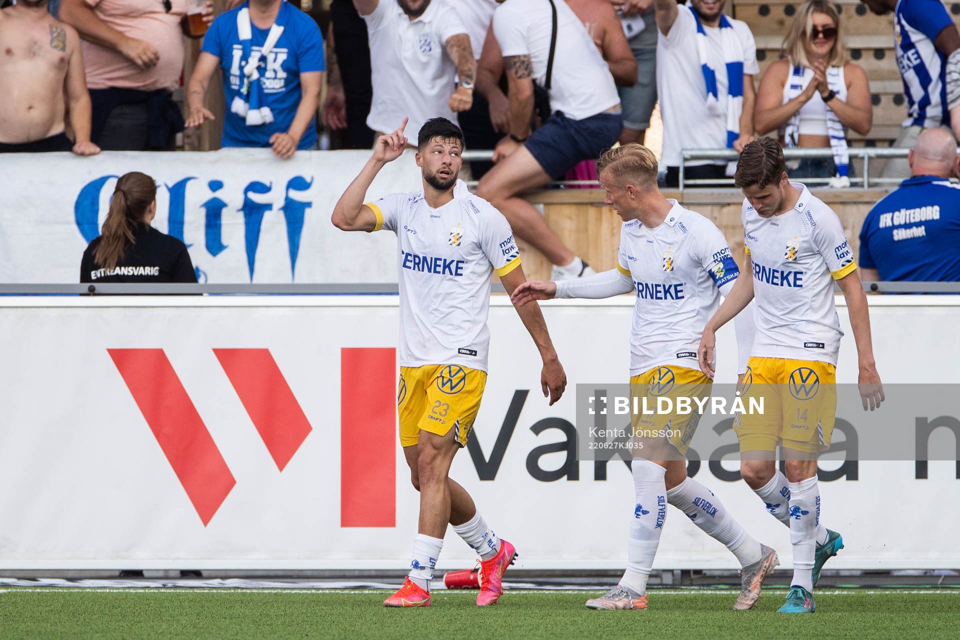 IFK Göteborgs Kevin Yakob jublar