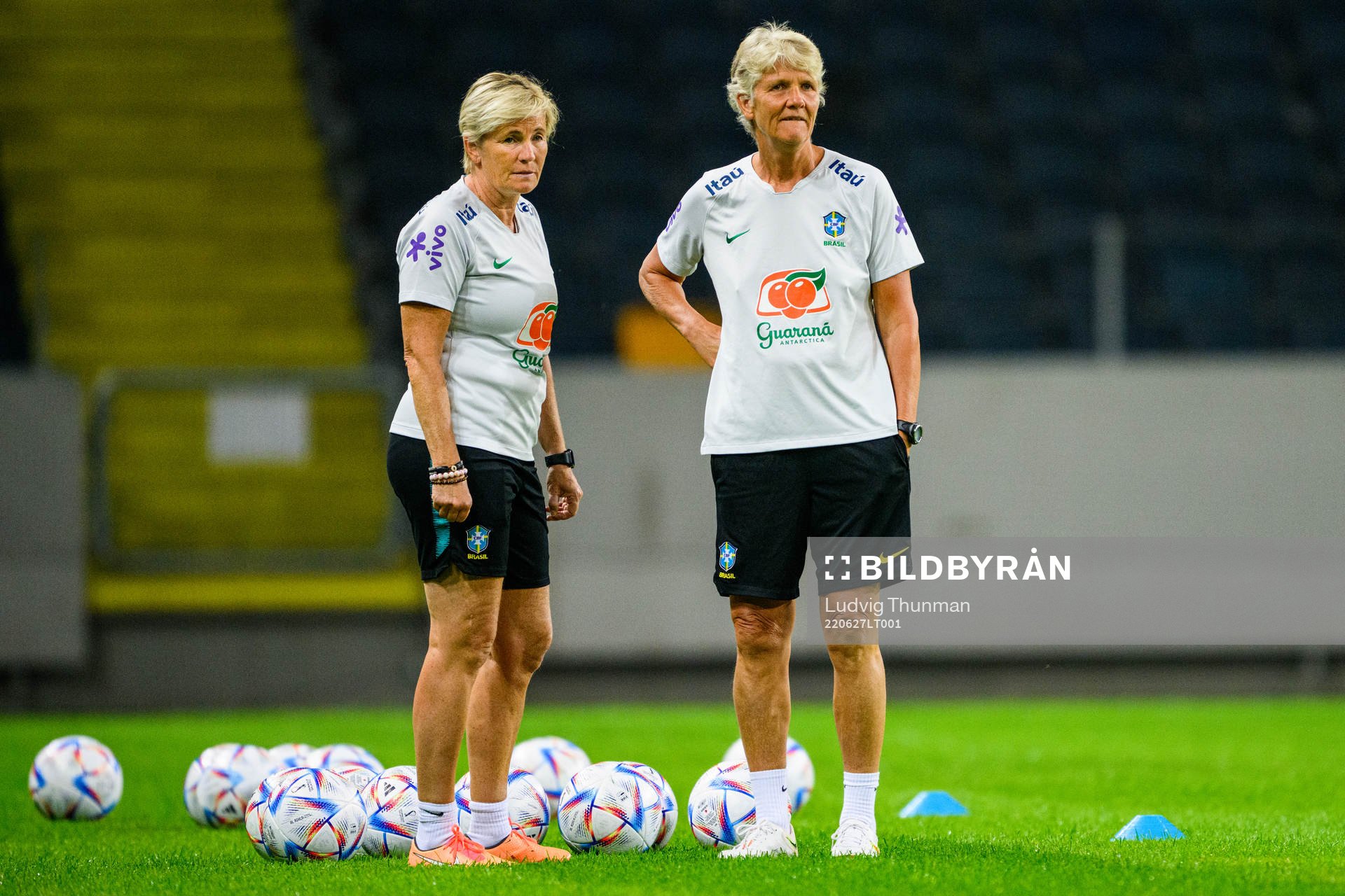 Assistant coach Lilie Persson and head coach Pia Sundhage
