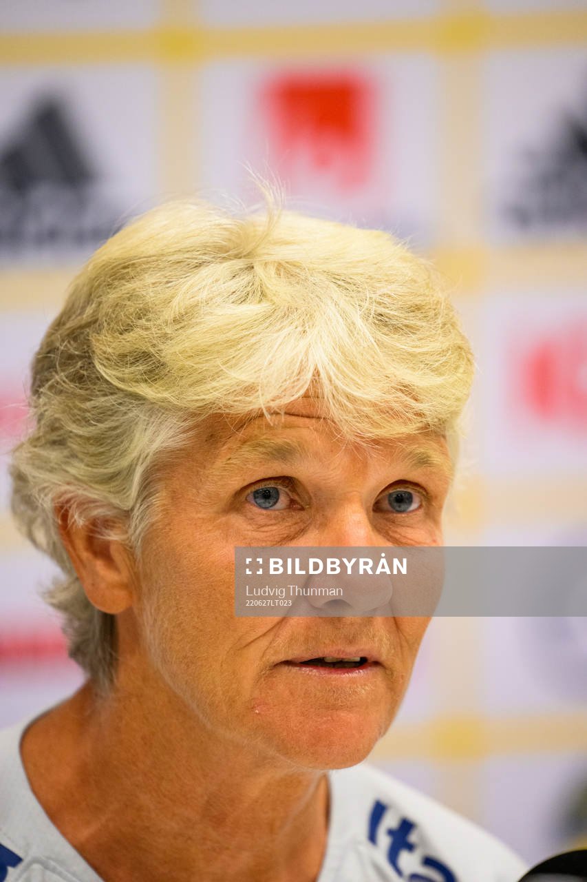 Head coach Pia Sundhage