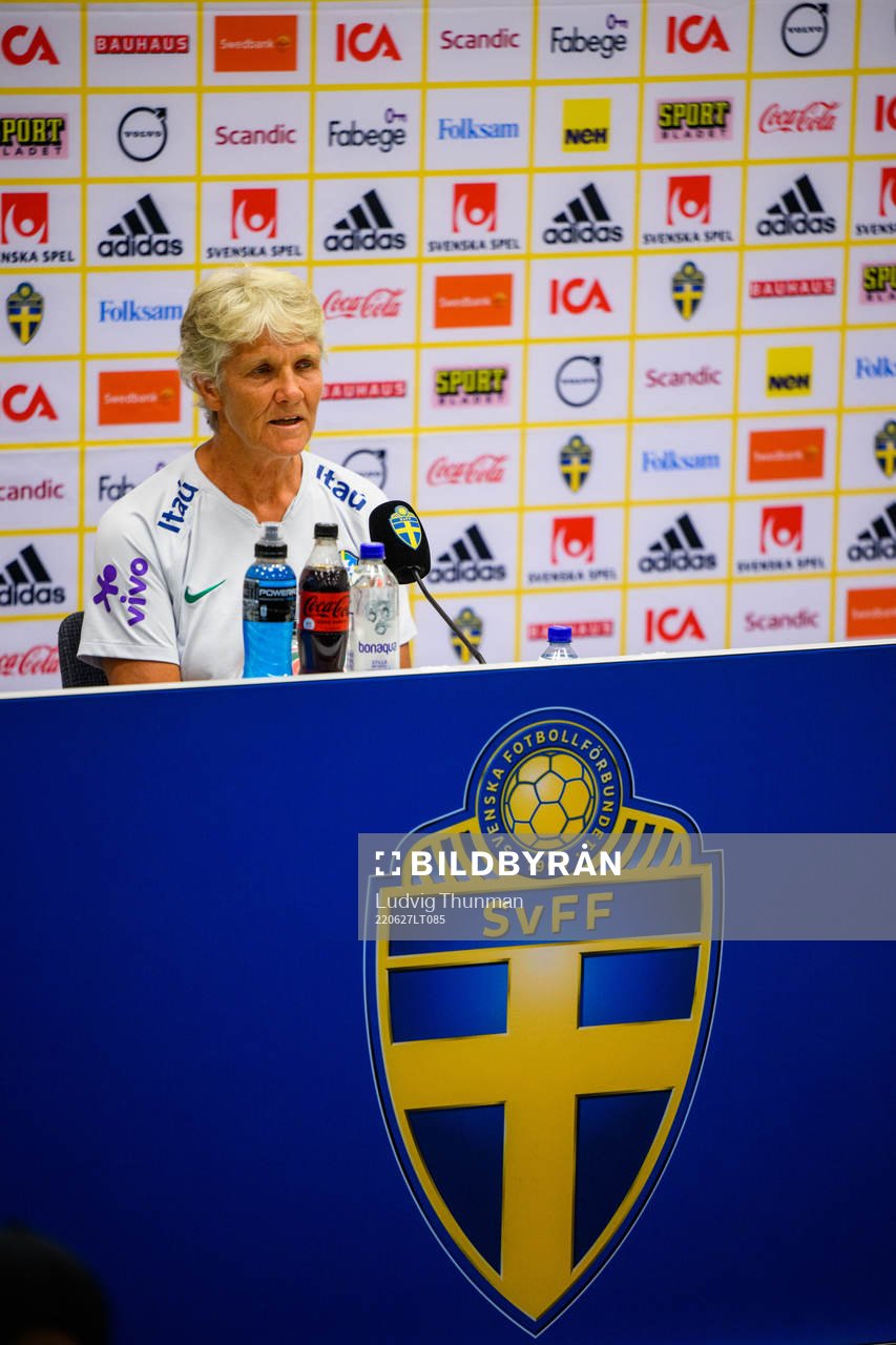 Head coach Pia Sundhage