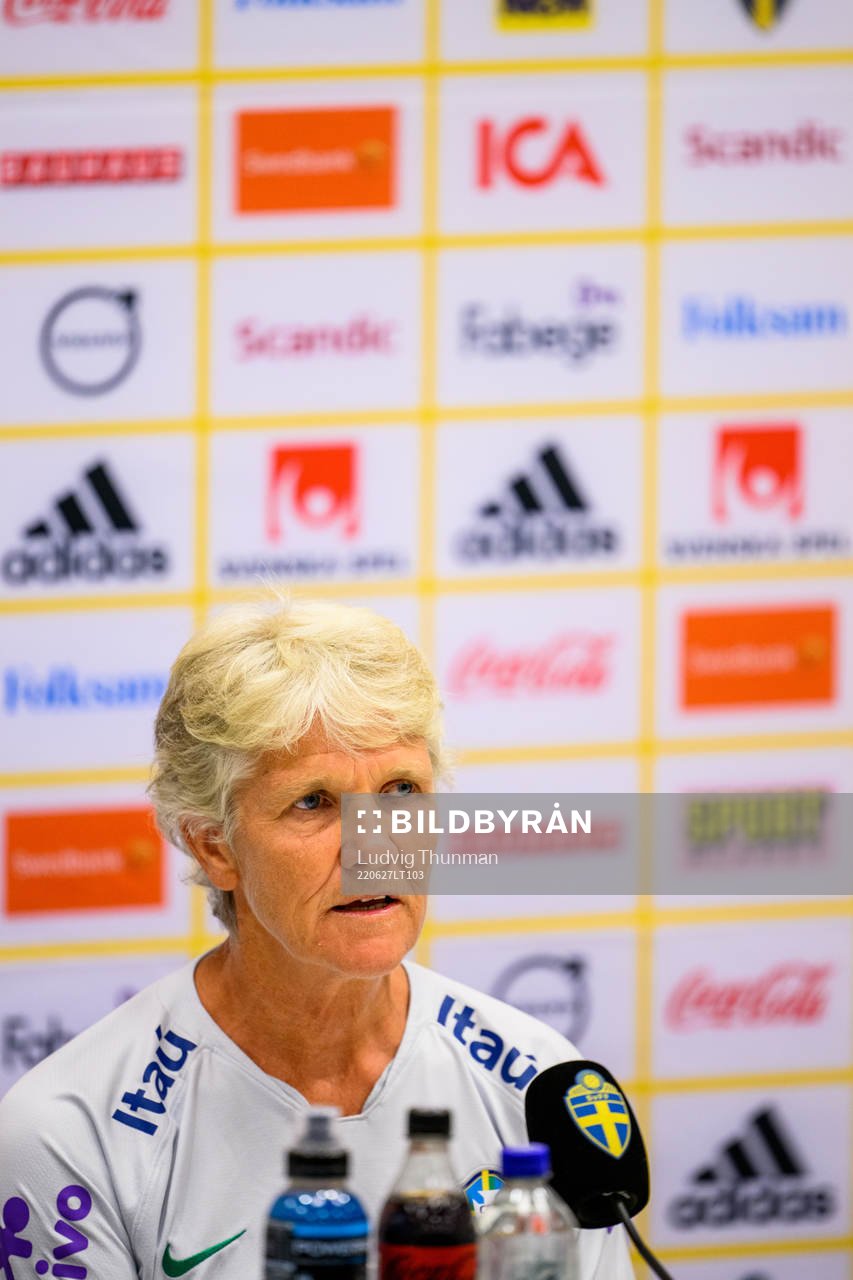 Head coach Pia Sundhage