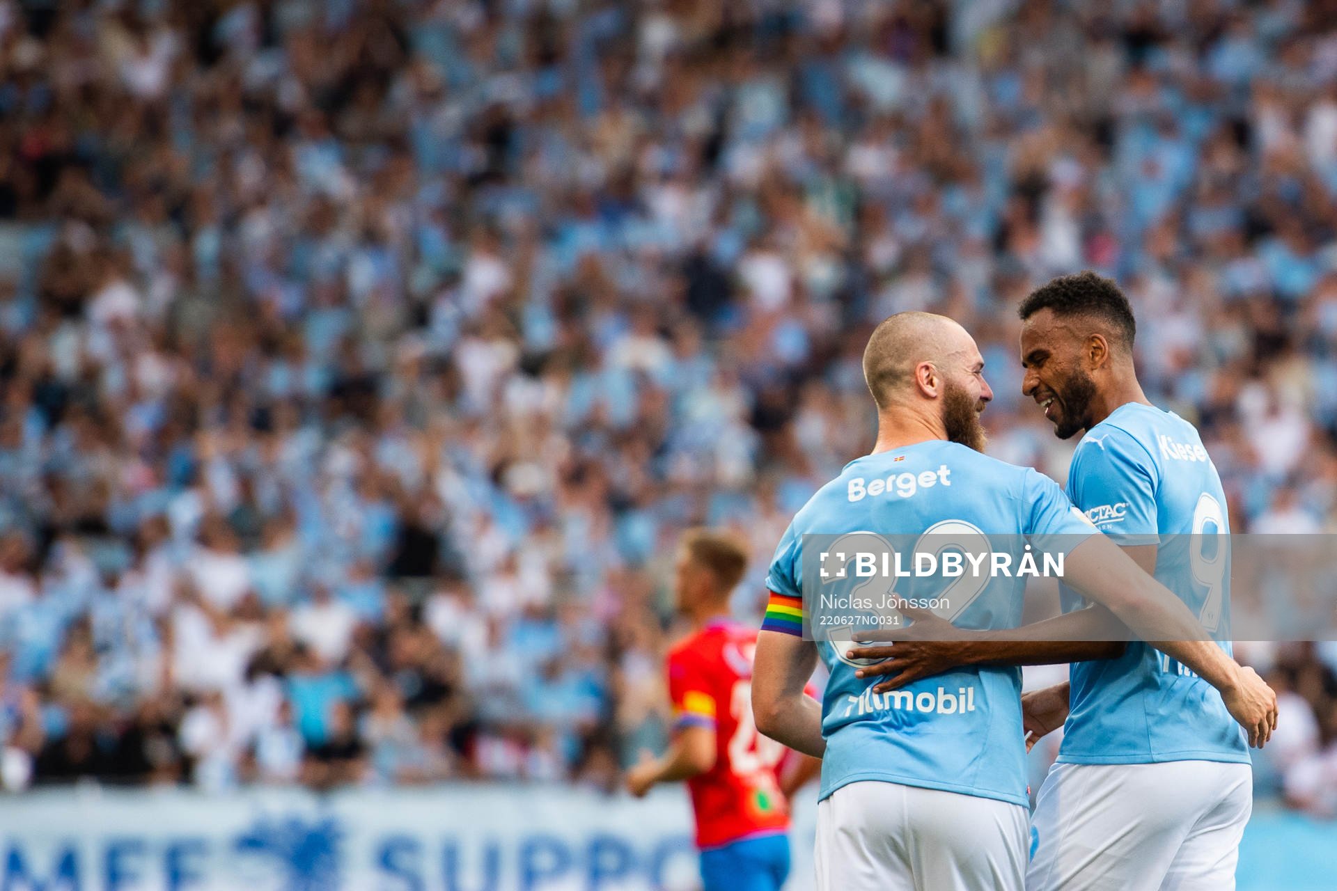 Malmö FFs Jo Inge Berget och Isaac Kiese Thelin jublar