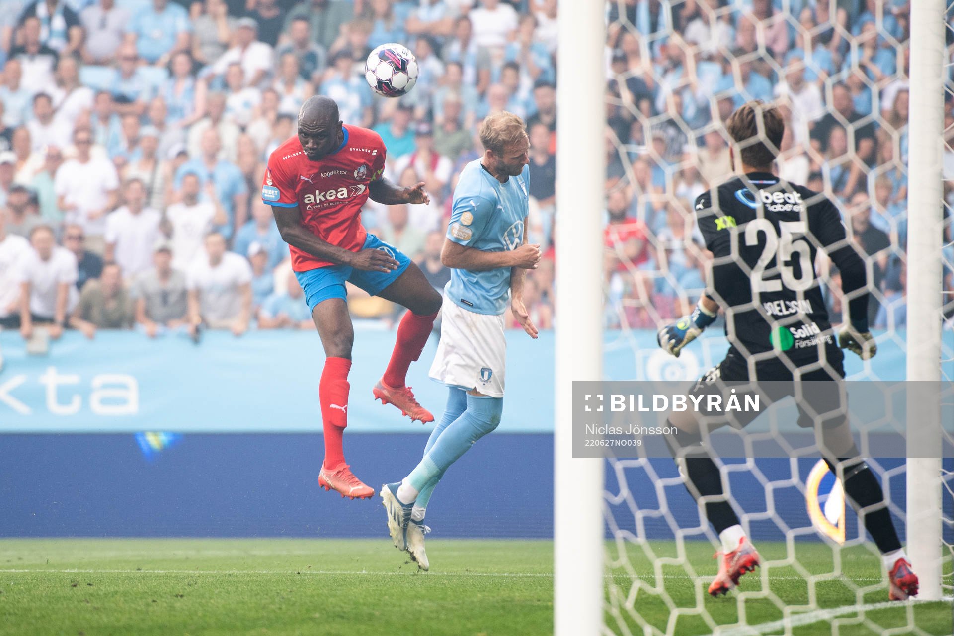 Helsingborgs Ravy Tsouka-Dozi och Malmö FFs Ola Toivonen