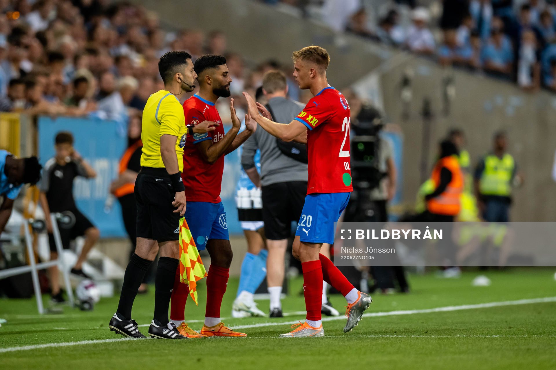 Helsingborgs  Amin Al-Hamawi  kommer in och Dennis Olsson