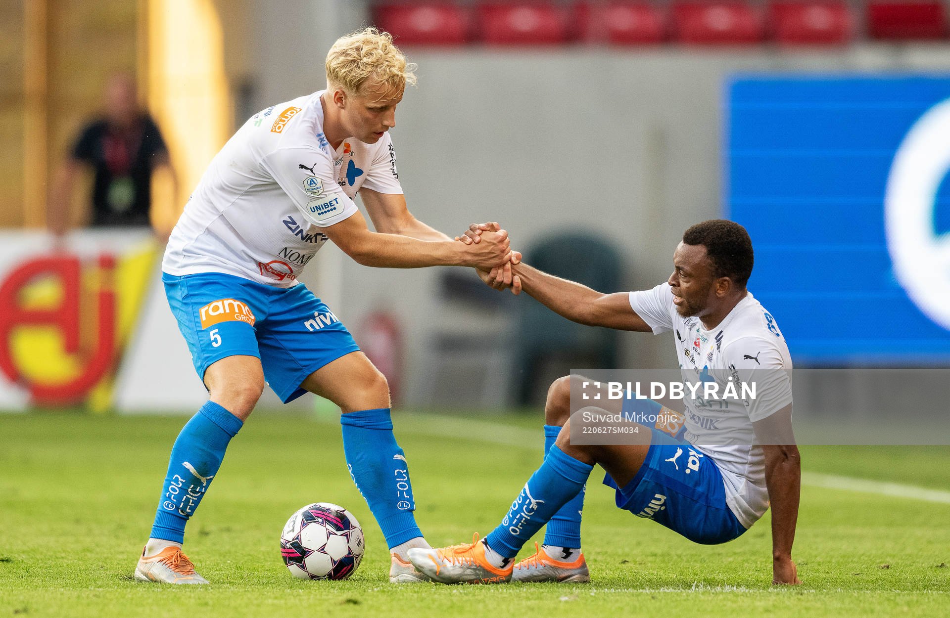 Värnamos Victor Larsson och Abdussalam Magashy deppar