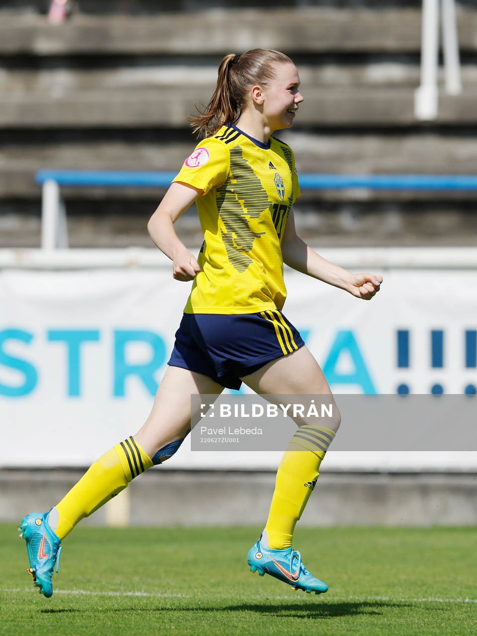 Bea Sprung of Sweden celebrates gooal