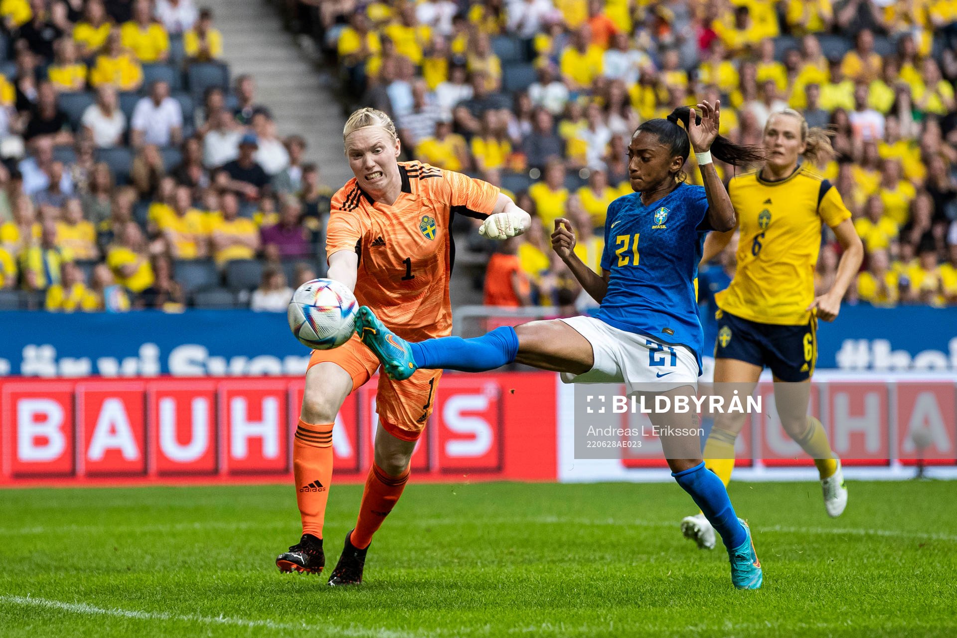 Goalkeeper Hedvig Lindahl of Sweden and Kerolin of Brazil