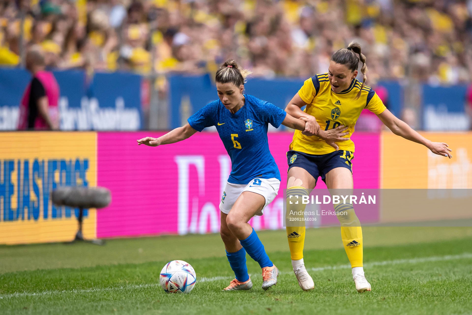 Tamires of Brazil and Johanna Rytting Kaneryd of Sweden