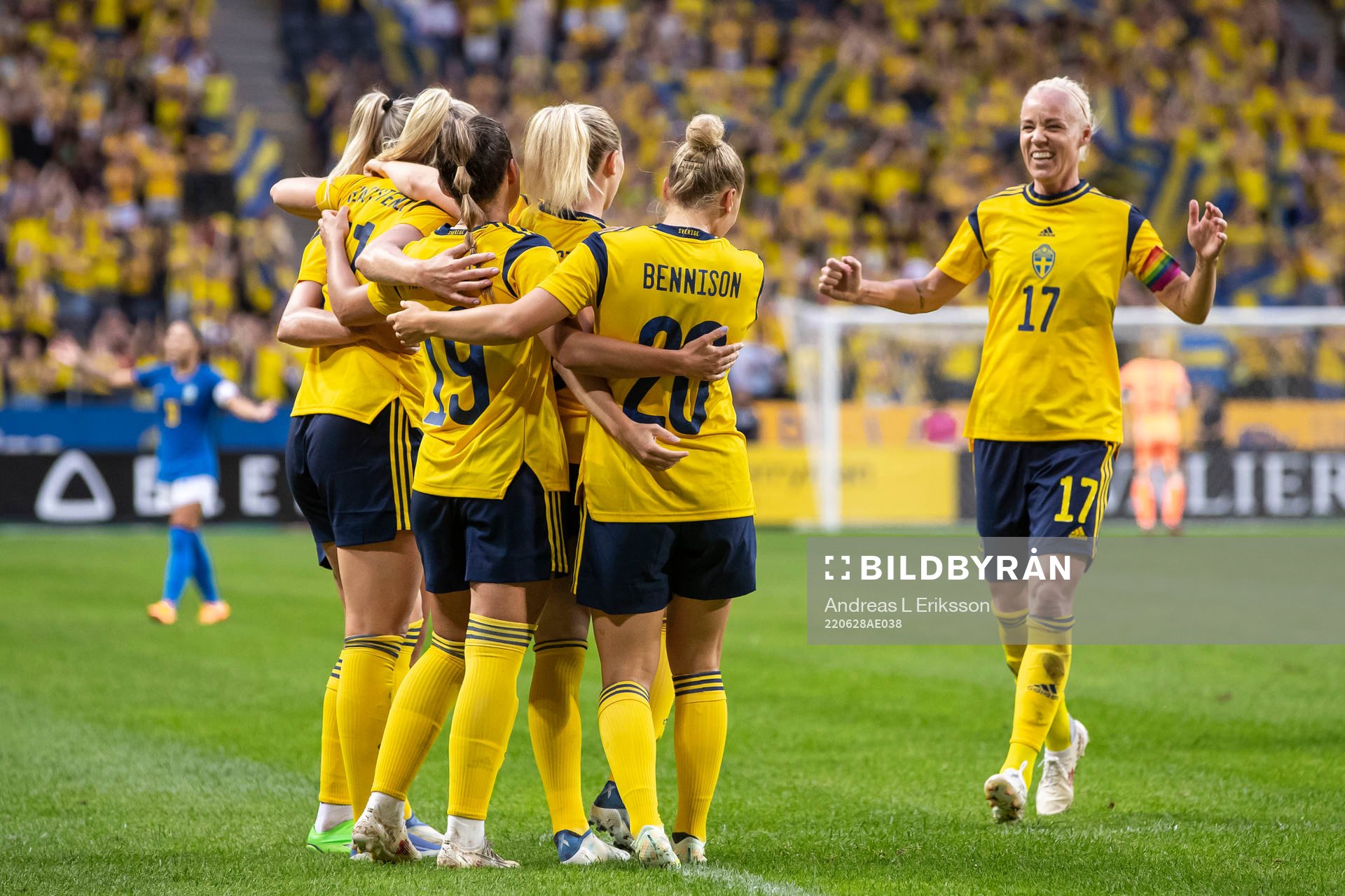 Stina Blackstenius of Sweden celebrate with teammates