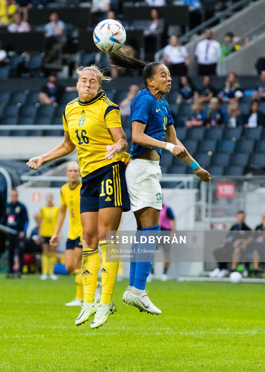 Filippa Angeldahl of Sweden and Adriana of Brazil