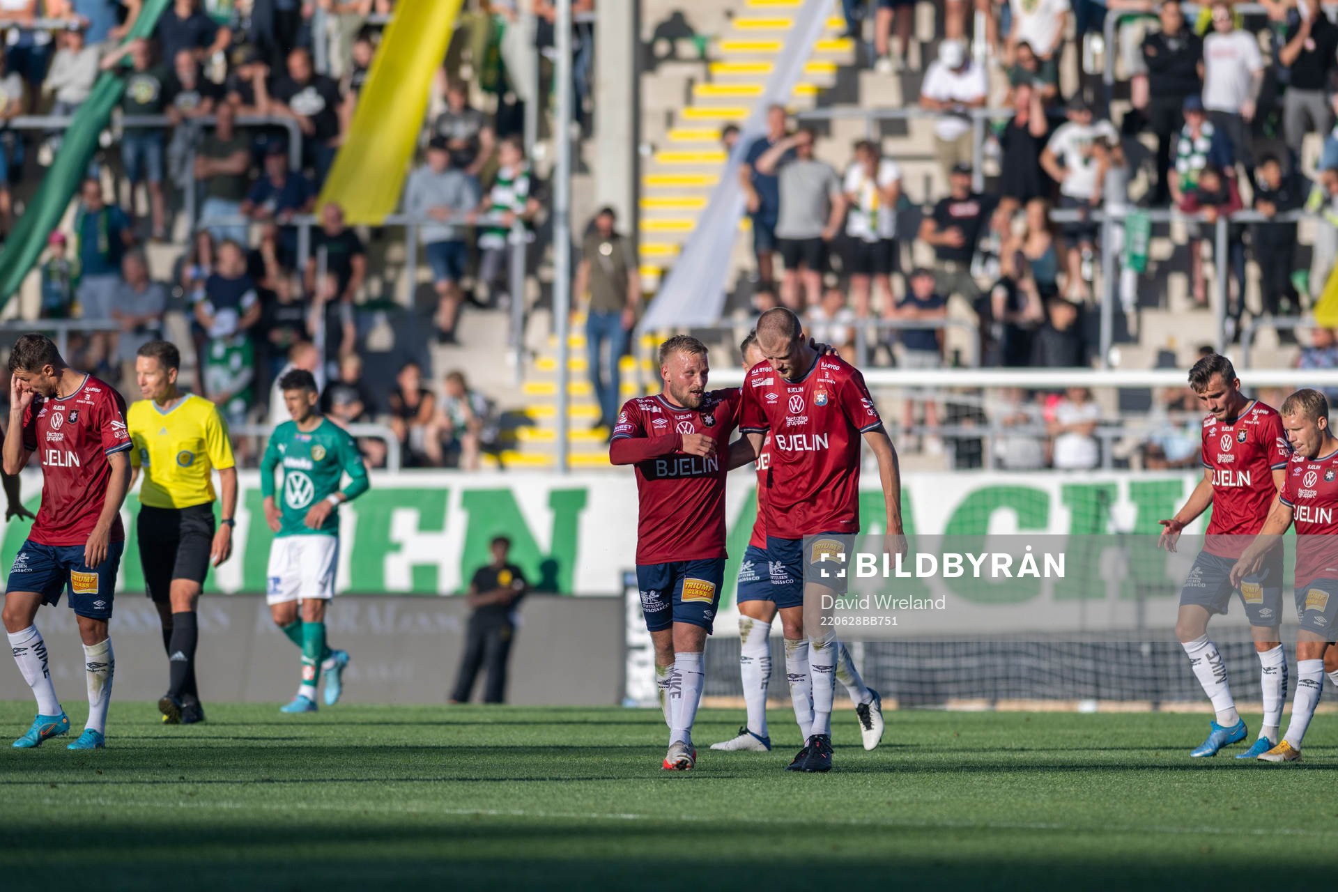Örgrytes spelare jublar efter 1-0 under fotbollsmatchen i Superettan mellan Jönköpings Södra och Örgryte den 28 juni 2022 i Jönköping.