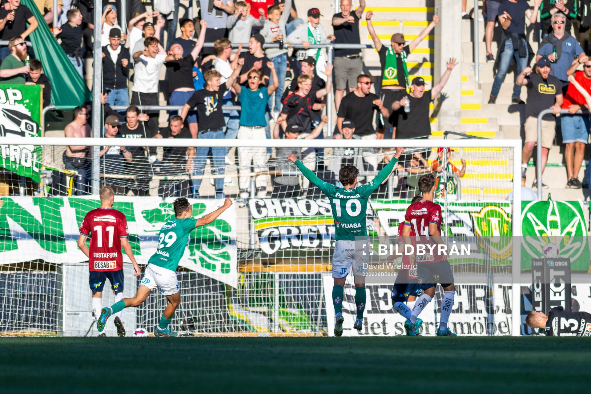 GAIS Assad Al Hamlawi och Robin Book jublar efter mål av Malkolm Moenza (ej i bild) under fotbollsmatchen i Superettan mellan Jönköpings Södra och Örgryte den 28 juni 2022 i Jönköping.