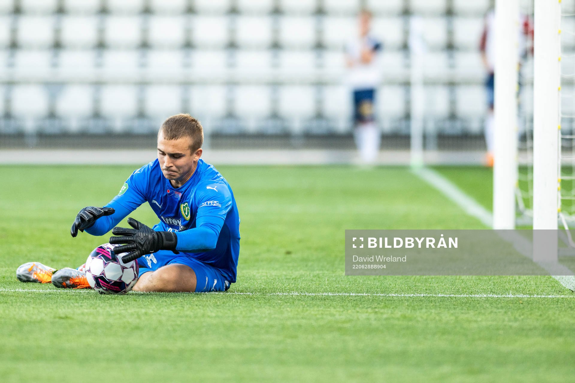 Jönköpings målvakt Felix Jakobson under fotbollsmatchen i Superettan mellan Jönköpings Södra och Örgryte den 28 juni 2022 i Jönköping.