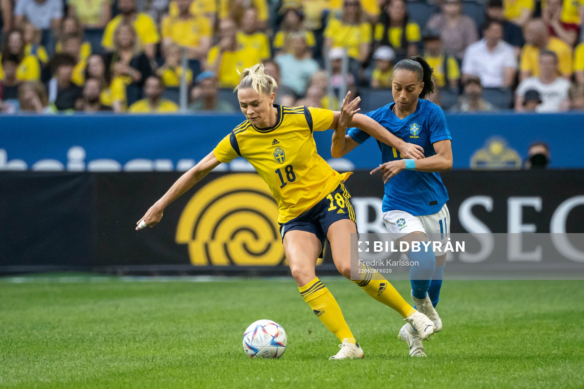 Fridolina Rolfö of Sweden and Adriana of Brazil