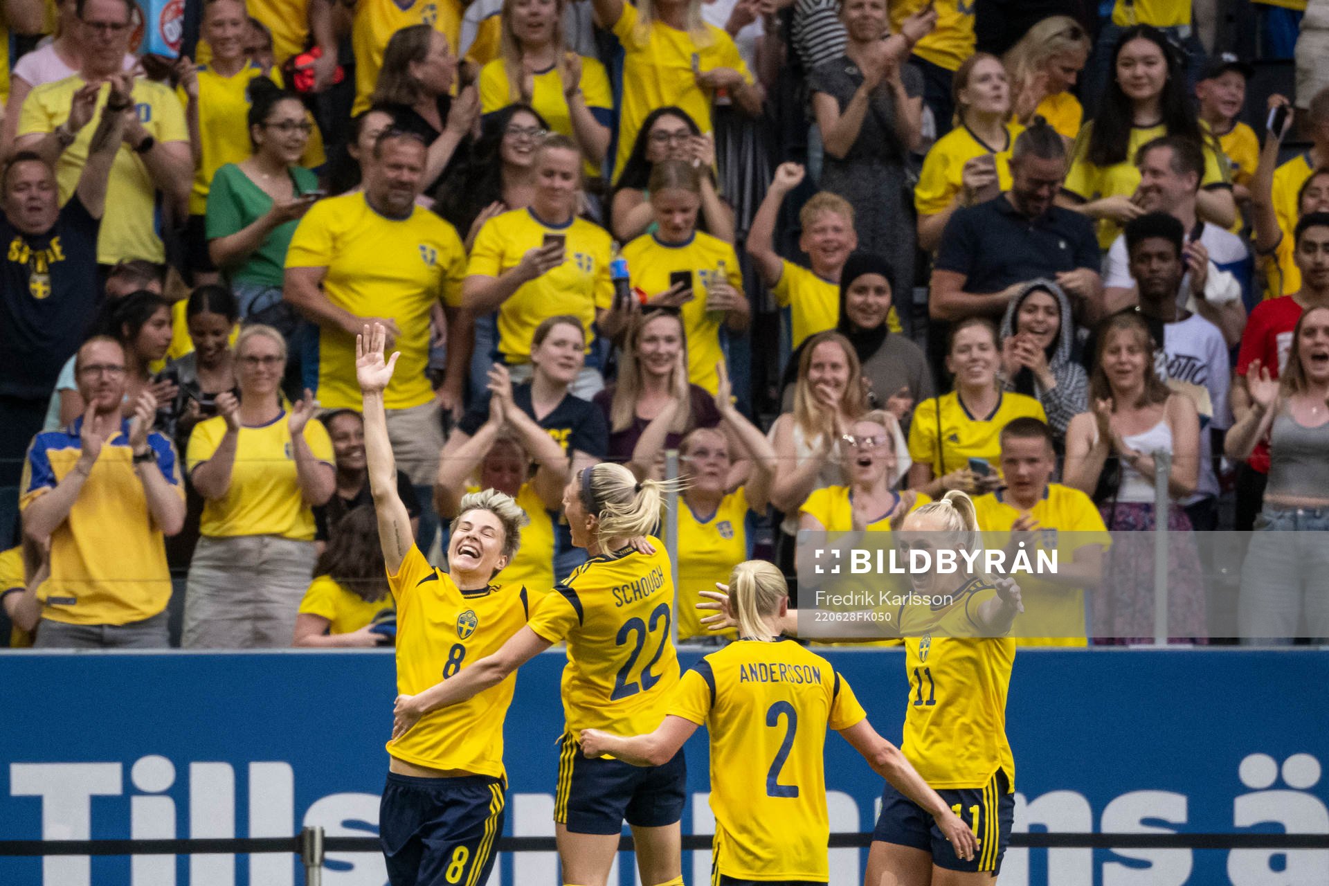 Lina Hurtig of Sweden celebrate with teammates
