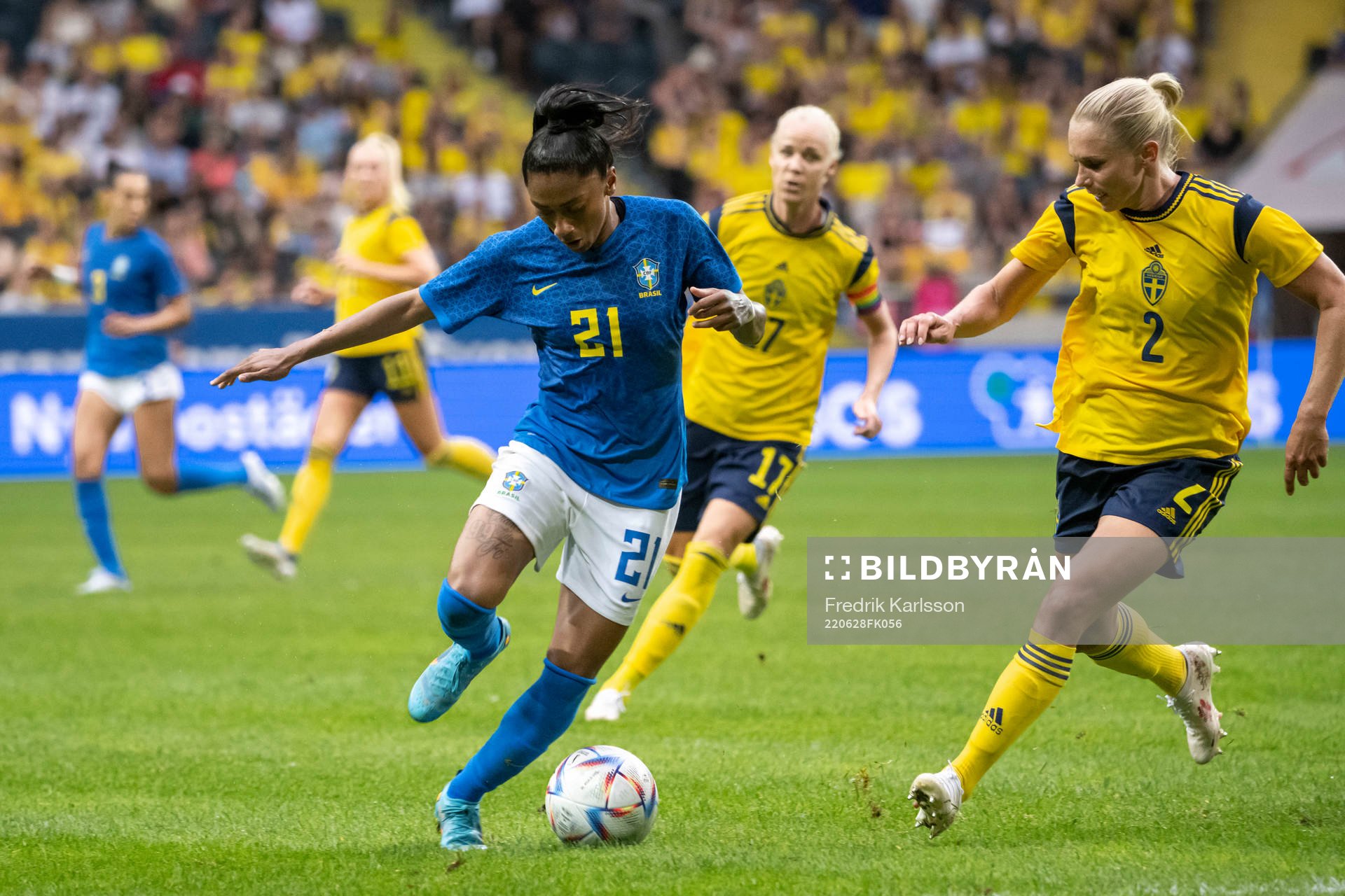 Kerolin of Brazil and Jonna Andersson of Sweden