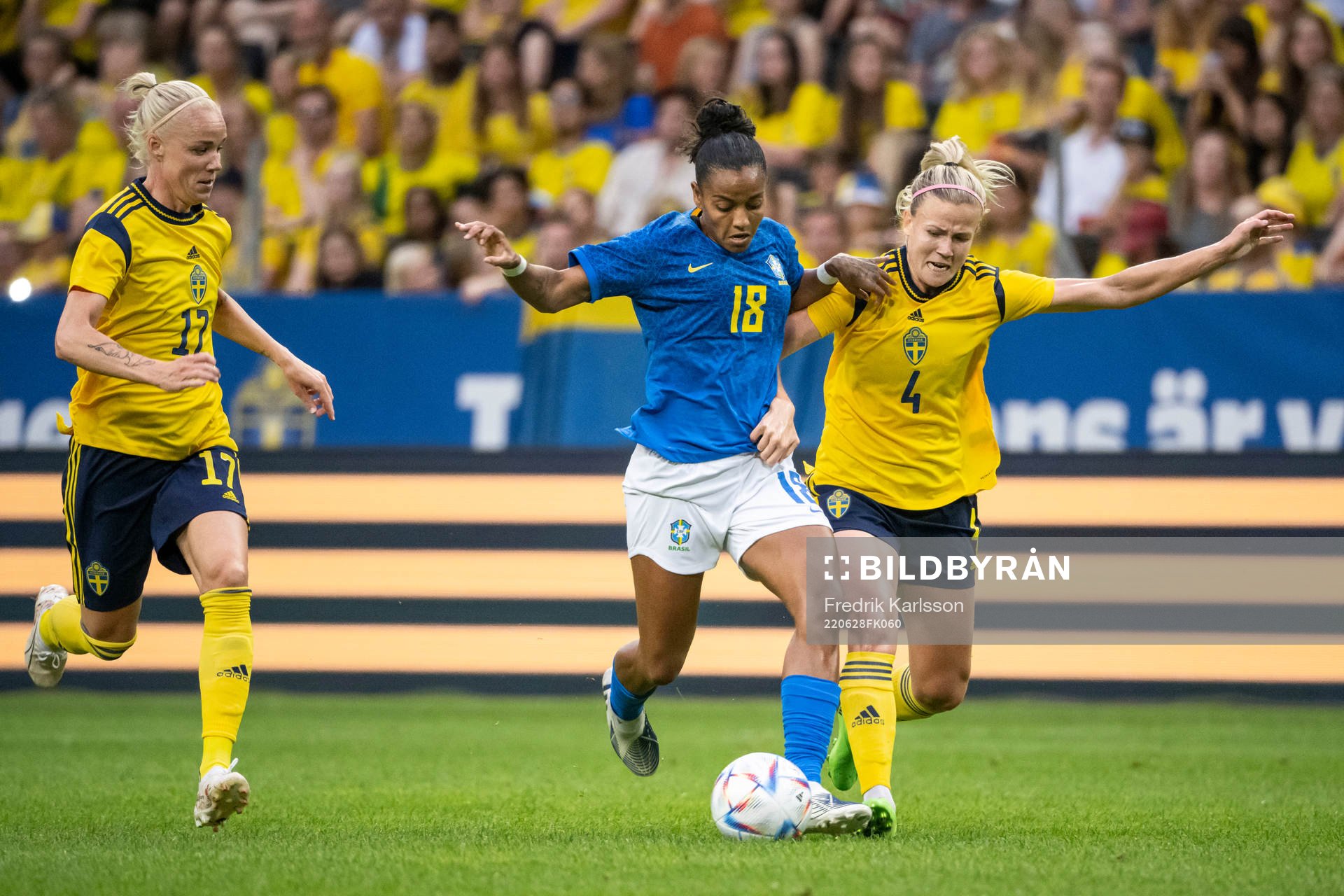 Caroline Seger, Hanna Glas of Sweden against Geyse of Brazil