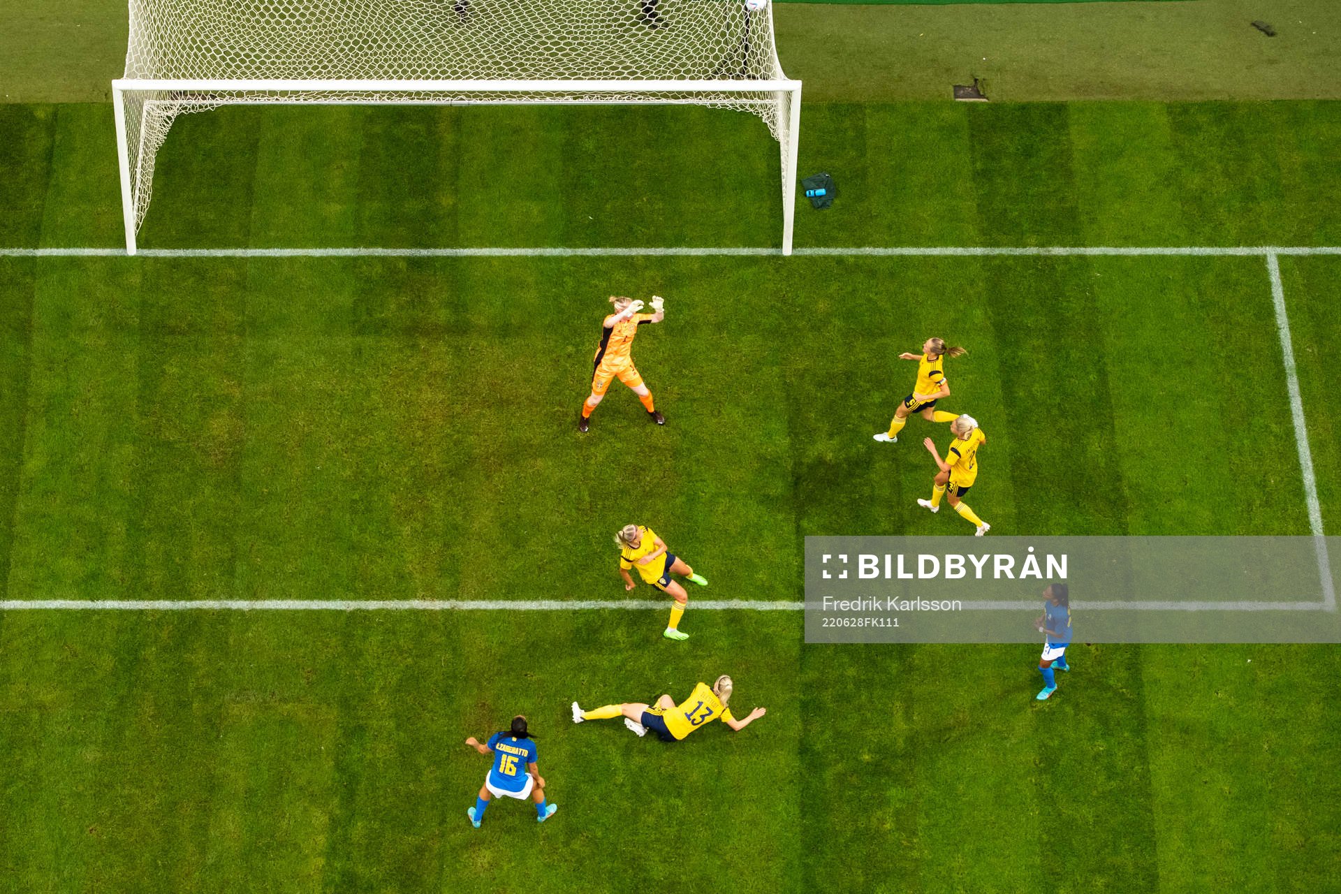 goalkeeper Hedvig Lindahl of Sweden