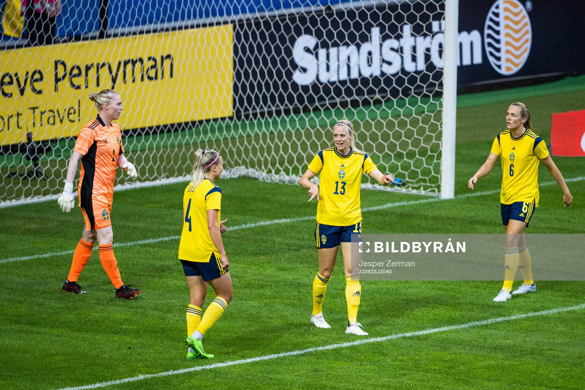 goalkeeper Hedvig Lindahl, Hanna Glas, Amanda Ilestedt and