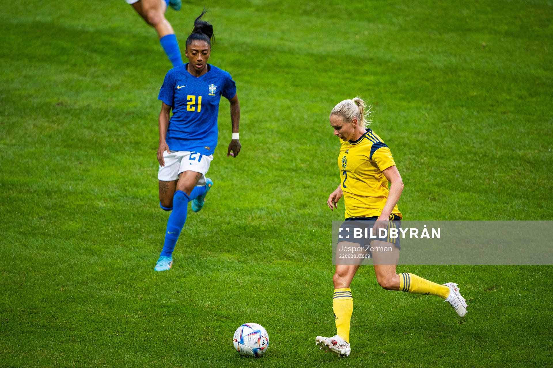 Kerolin of Brazil and Jonna Andersson of Sweden