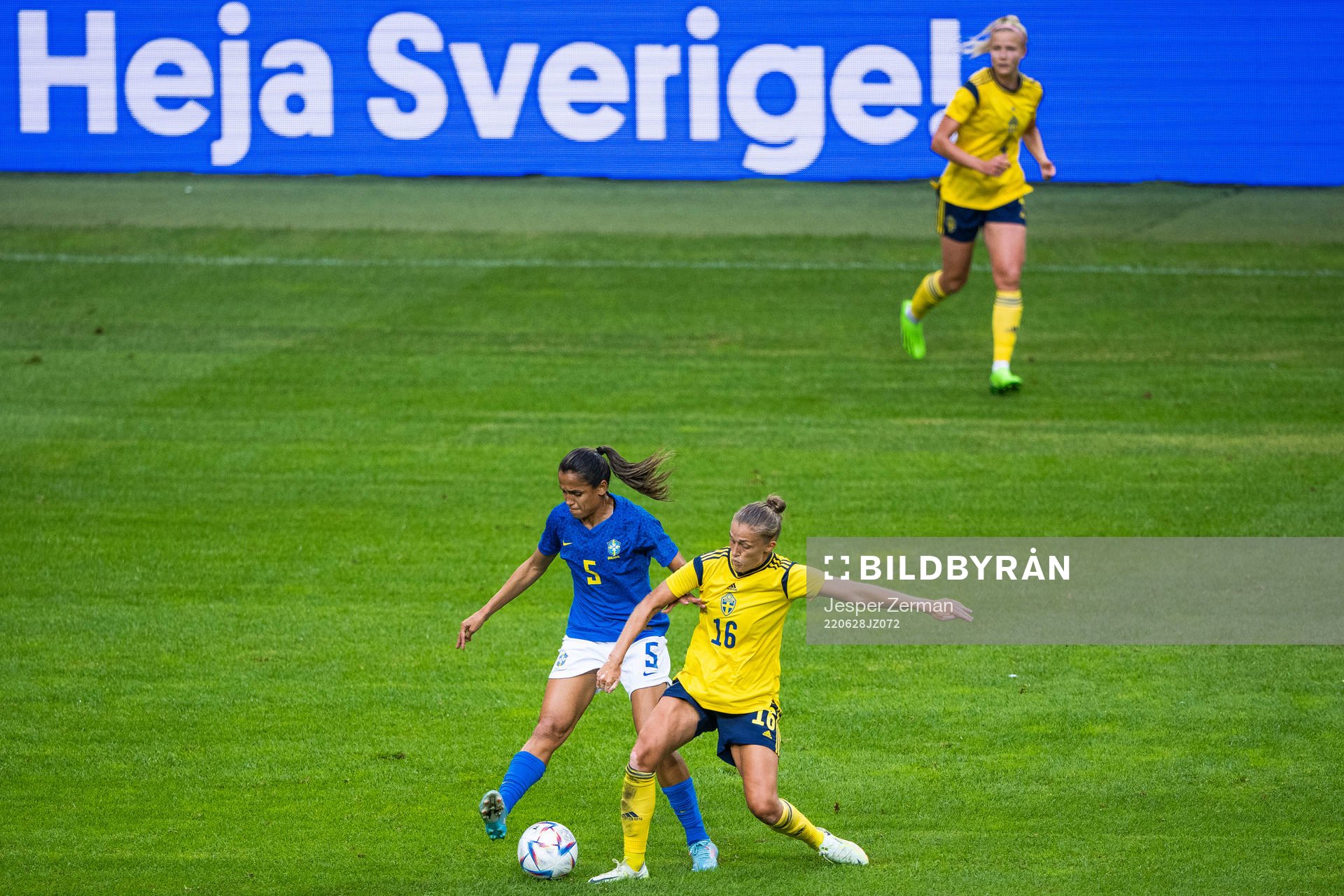 Duda S of Brazil and Filippa Angeldahl of Sweden