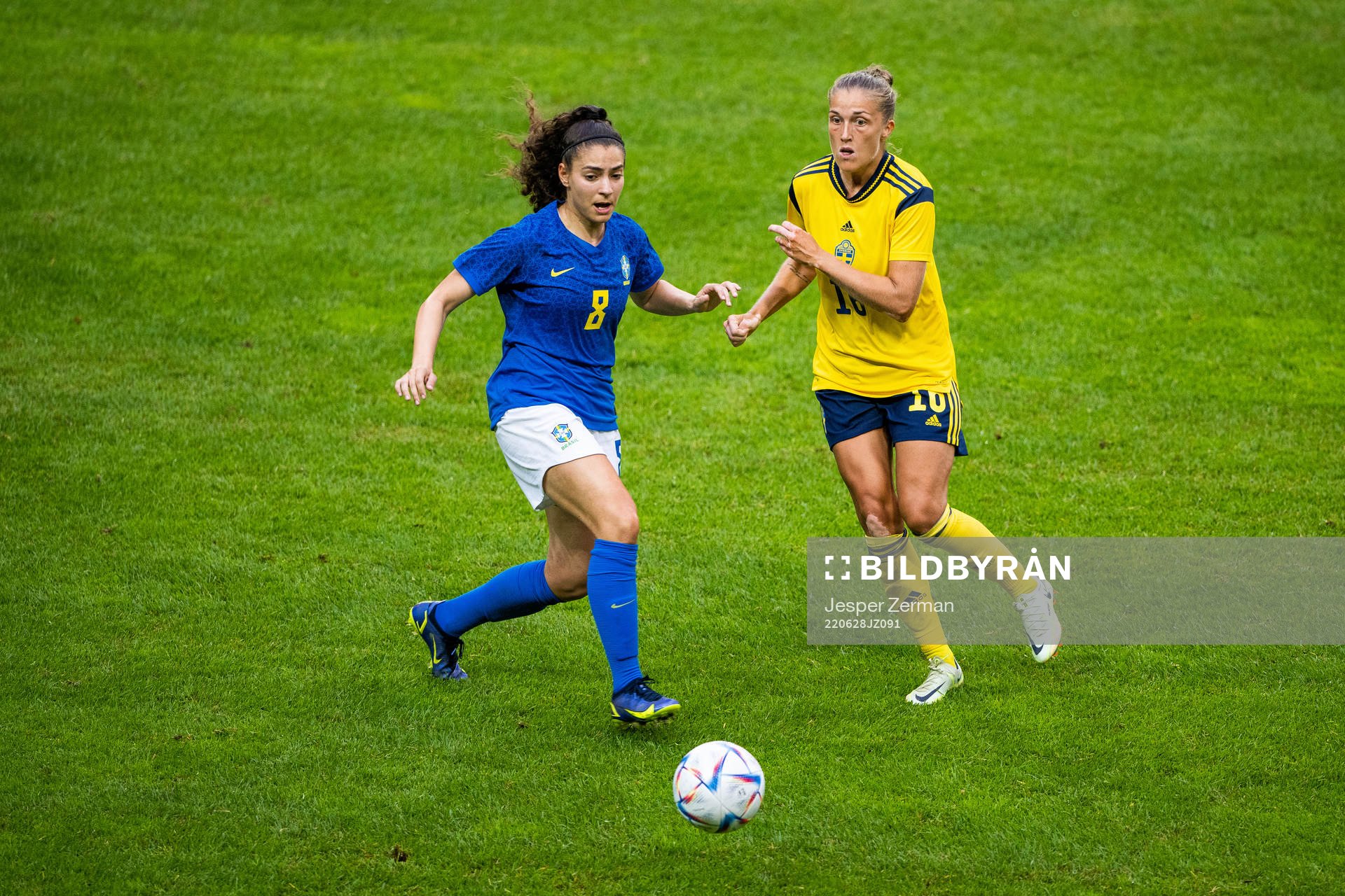 Angelina of Brazil and Magdalena Eriksson of Sweden