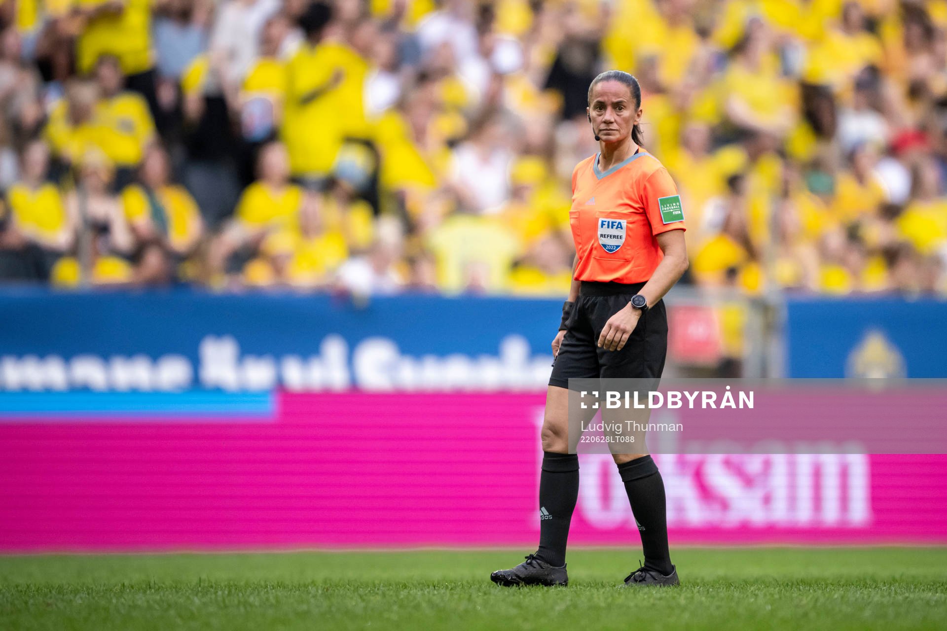 Referee Sandra Bastos