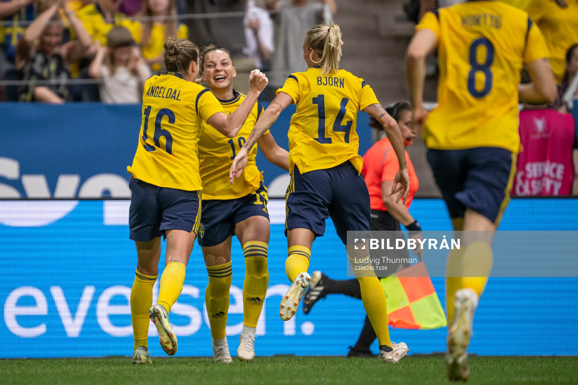Johanna Rytting Kaneryd of Sweden celebrate with teammates