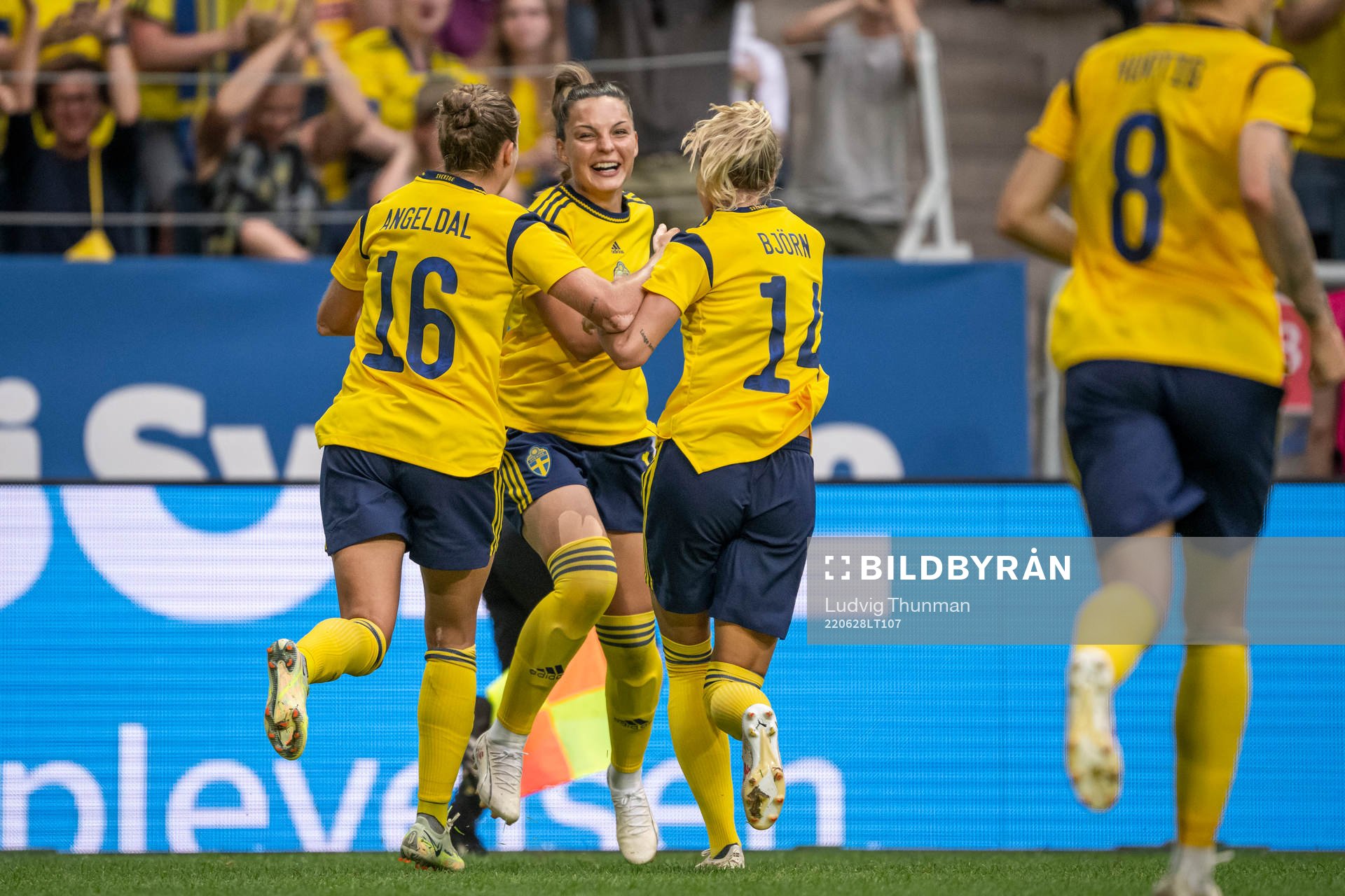 Johanna Rytting Kaneryd of Sweden celebrate with teammates